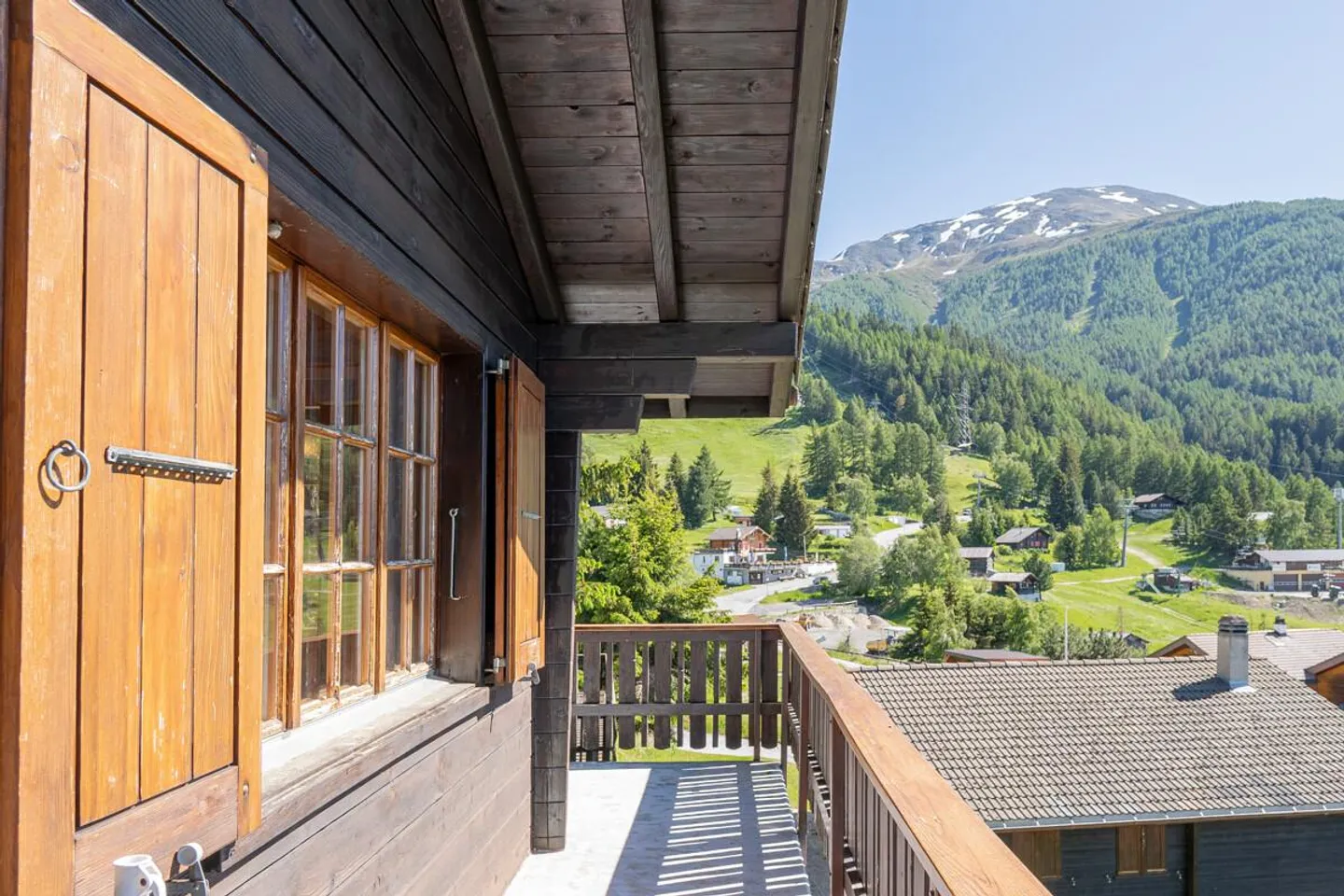 Charming Holiday Chalet with Lots of Ambience in Bürchen - Photo 4 of 9