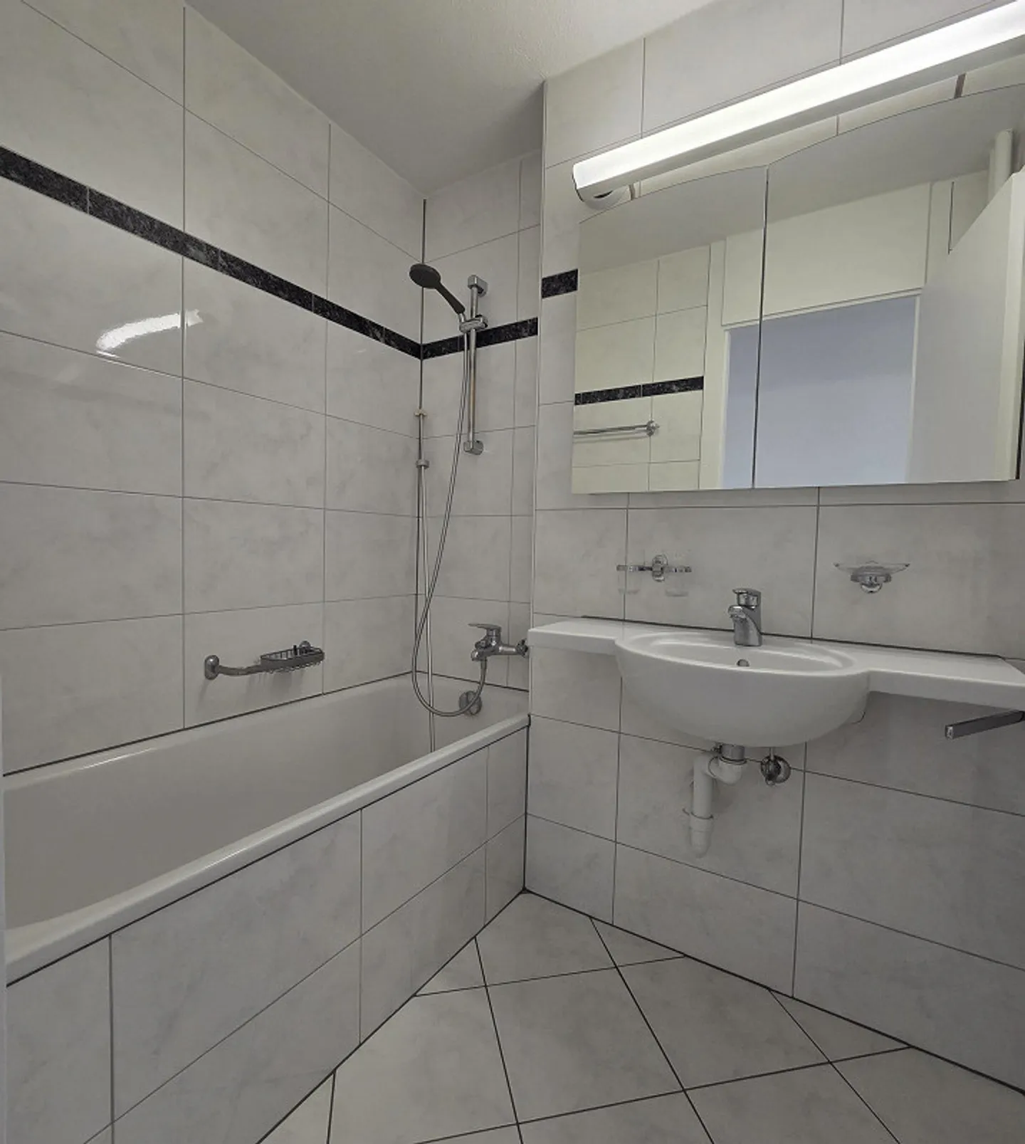 Apartment in quiet residential area - Photo 7 of 12