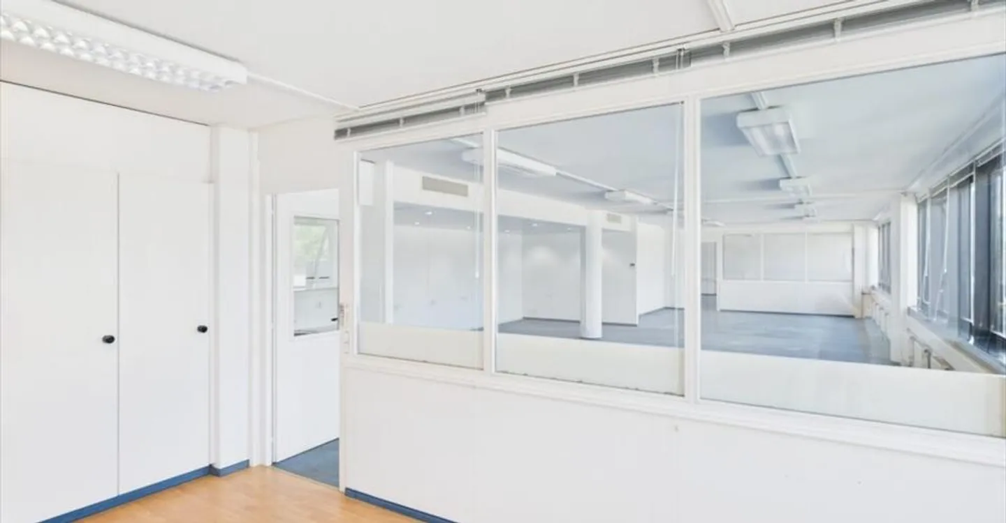 Office space for rent - Photo 5 of 7