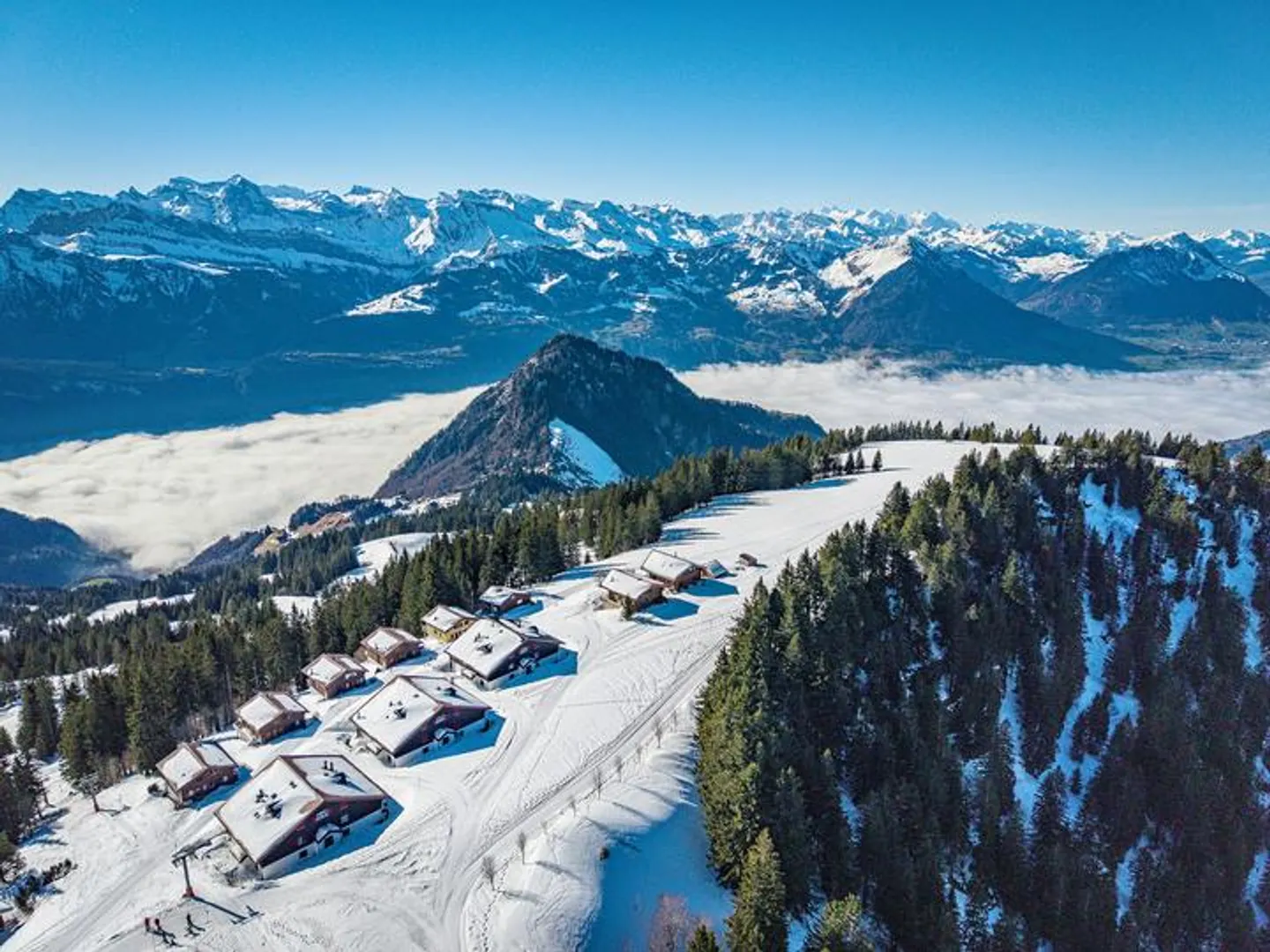 RIGI - QUEEN OF THE MOUNTAINS: 7,000 m² LARGE, EXCLUSIVE HOTEL BUILDING LAND - Photo 4 of 8