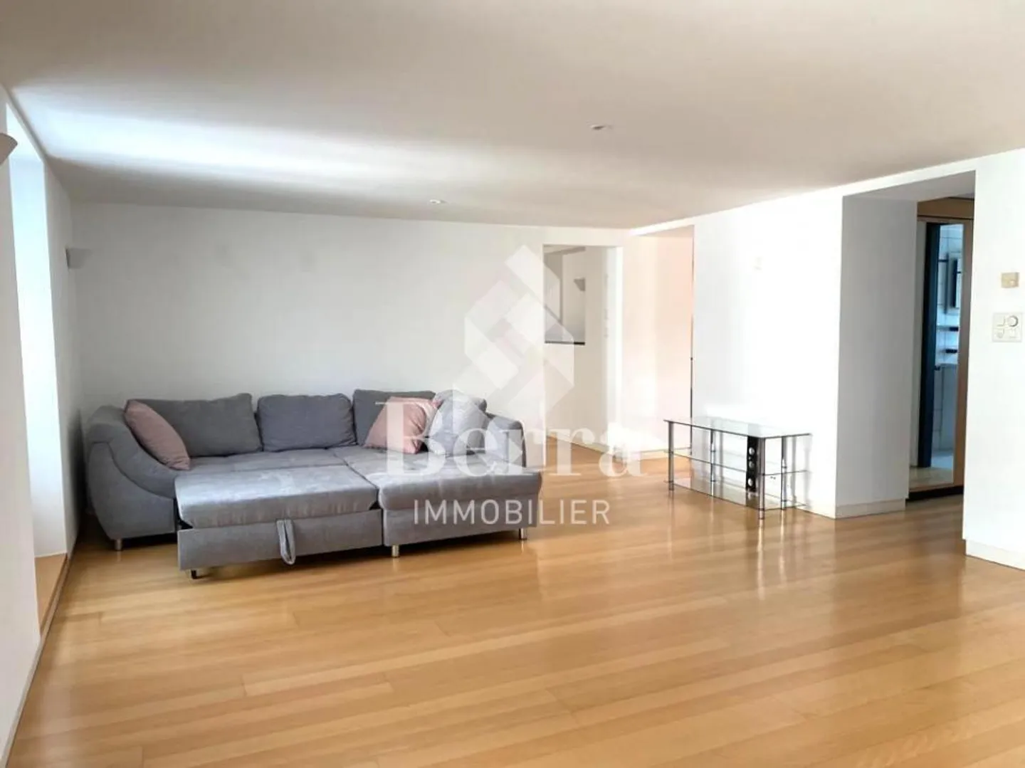 3.5 Room Duplex Apartment with Charm in the Center of Martigny - Photo 4 of 13