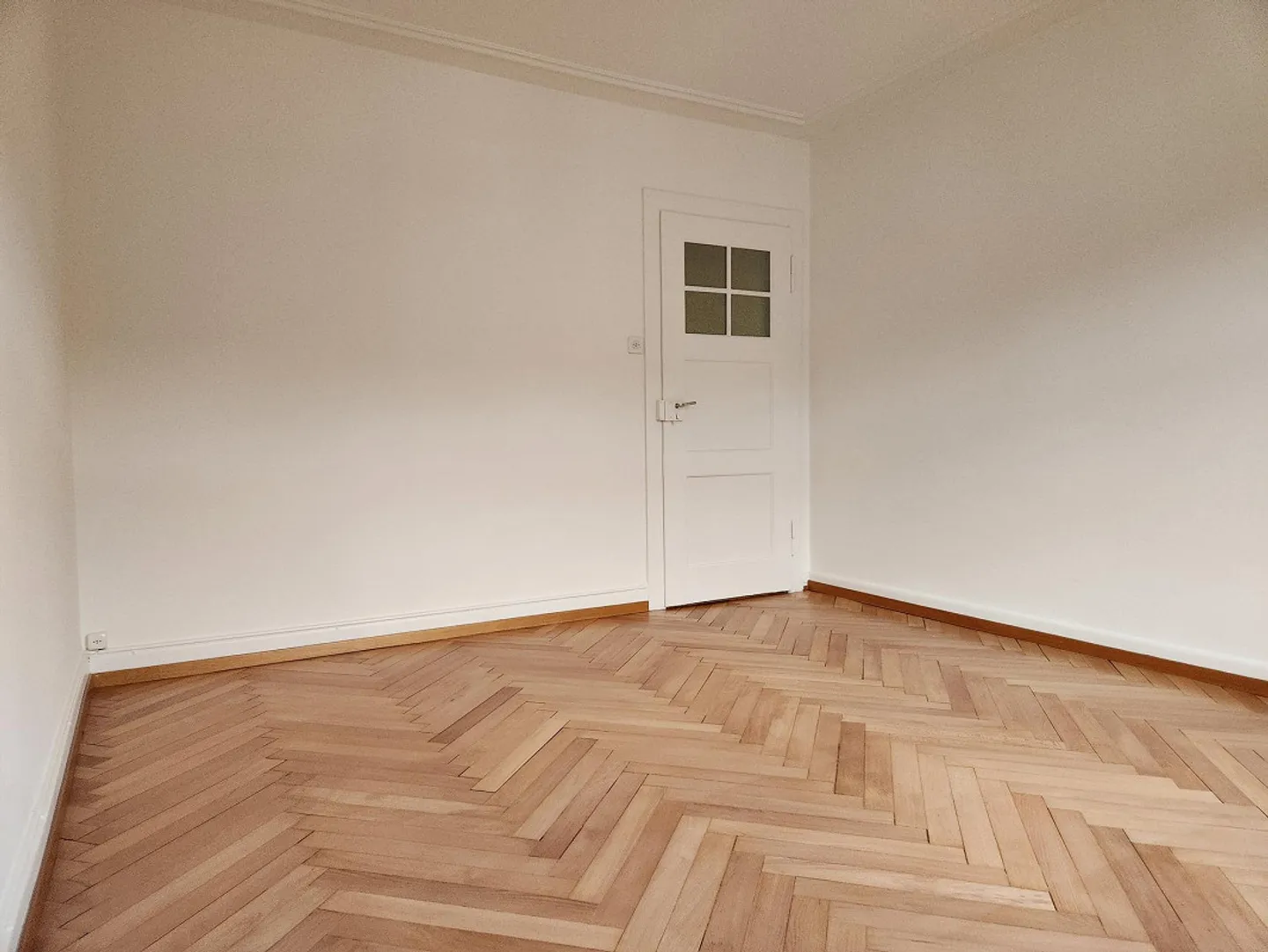 Bellissimo appartamento di 3 stanze in affitto in un edificio storico - Foto 1 di 6