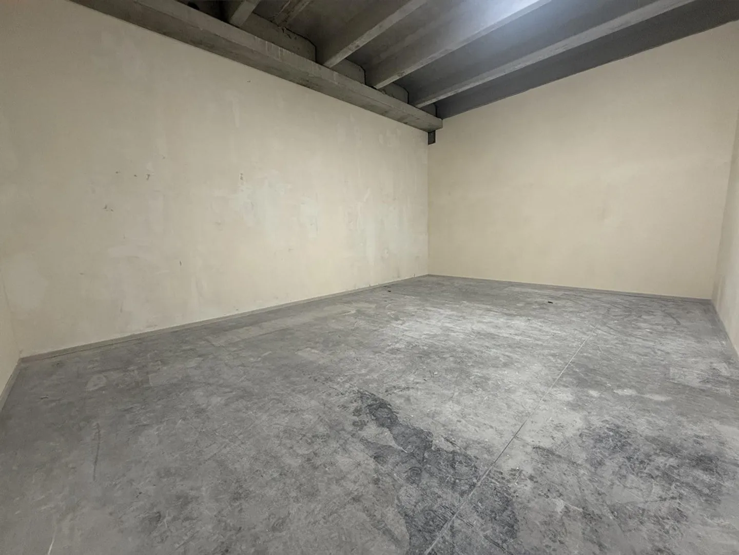 Lager zu vermieten Mendrisio von 38 qm mit Hebebühne - Foto 2 von 7