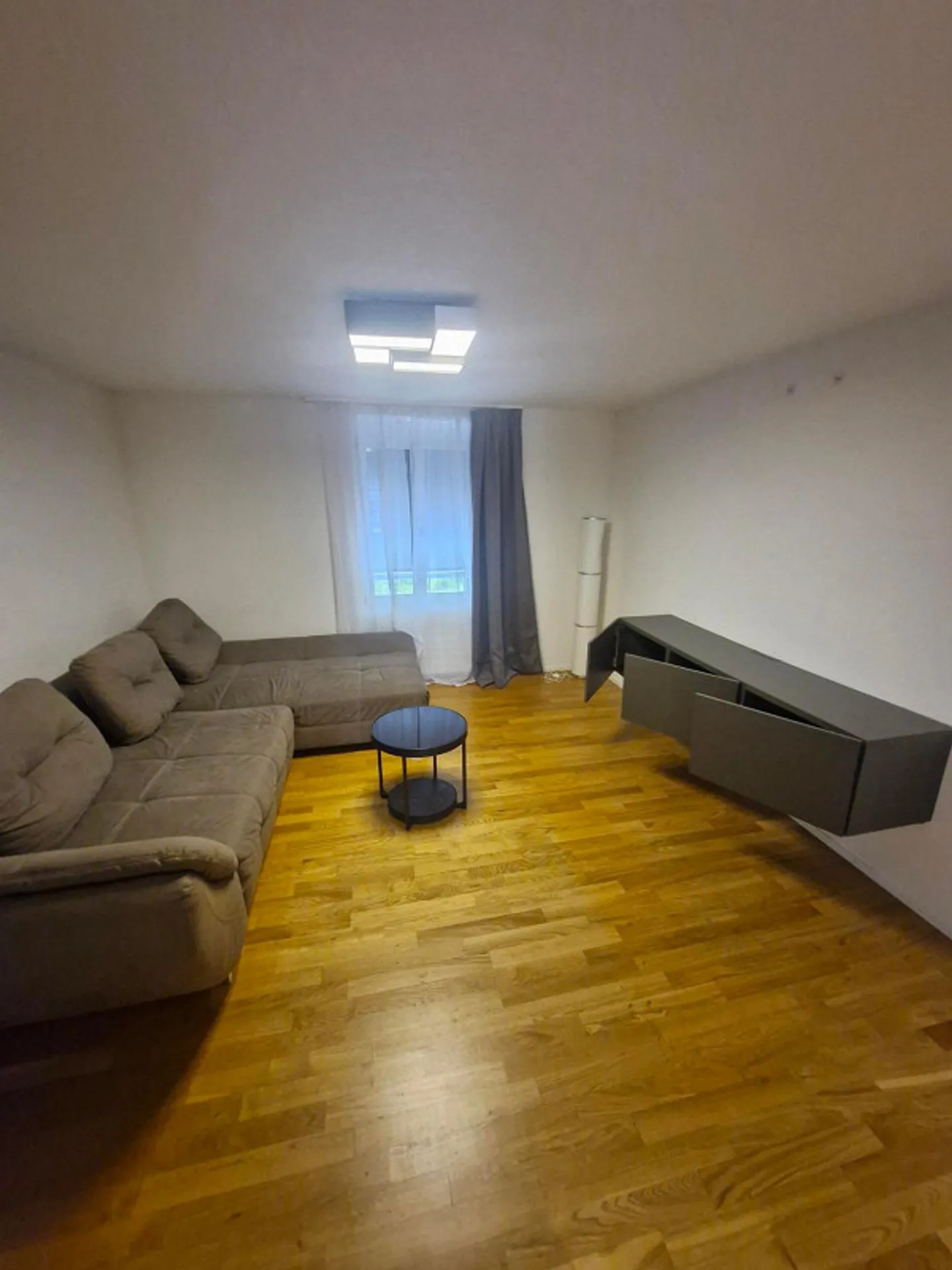 Modern 3-room apartment near the train station - Photo 3 of 5