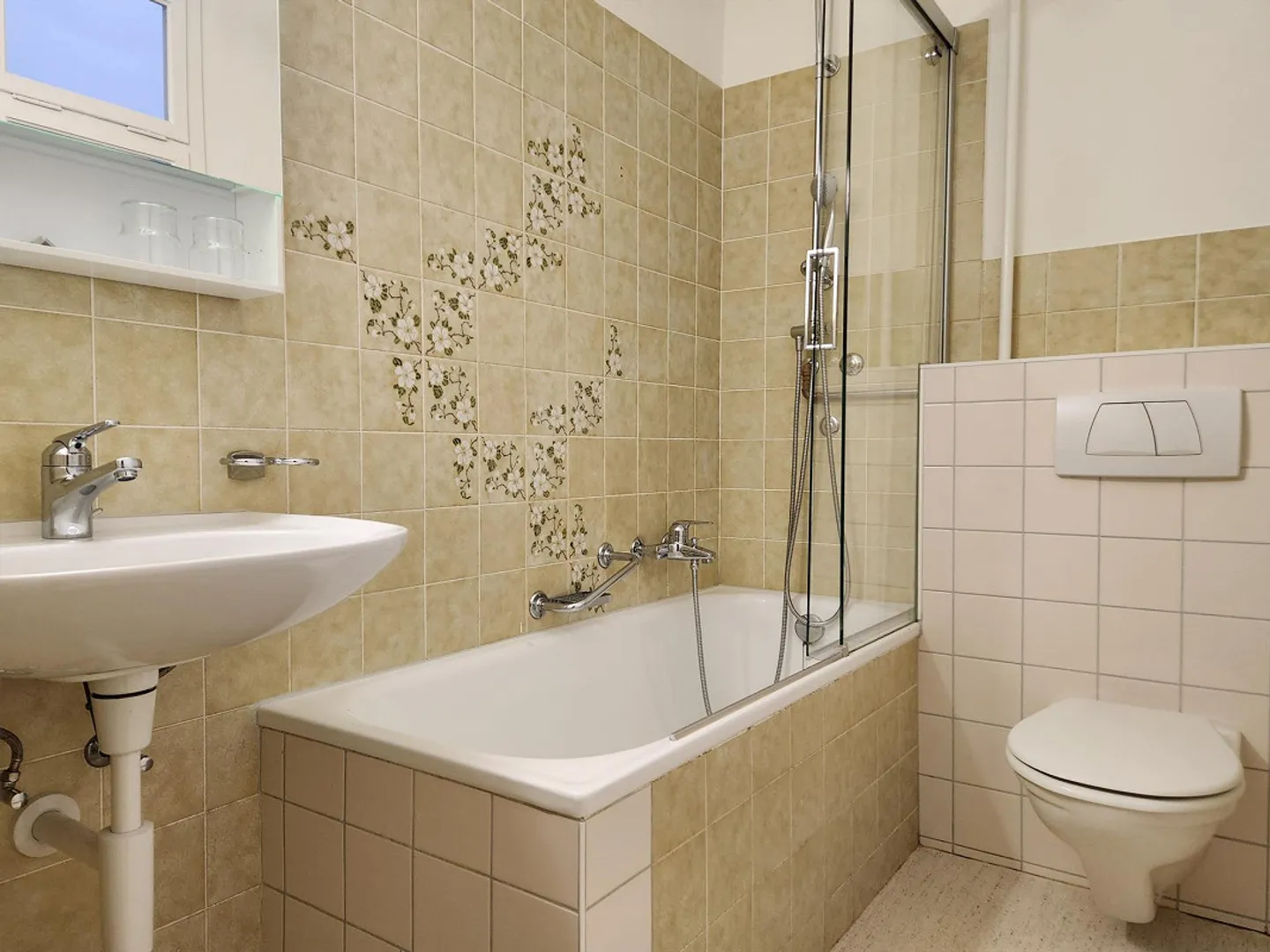 Bellissimo appartamento di 3 stanze in affitto in un edificio storico - Foto 5 di 6