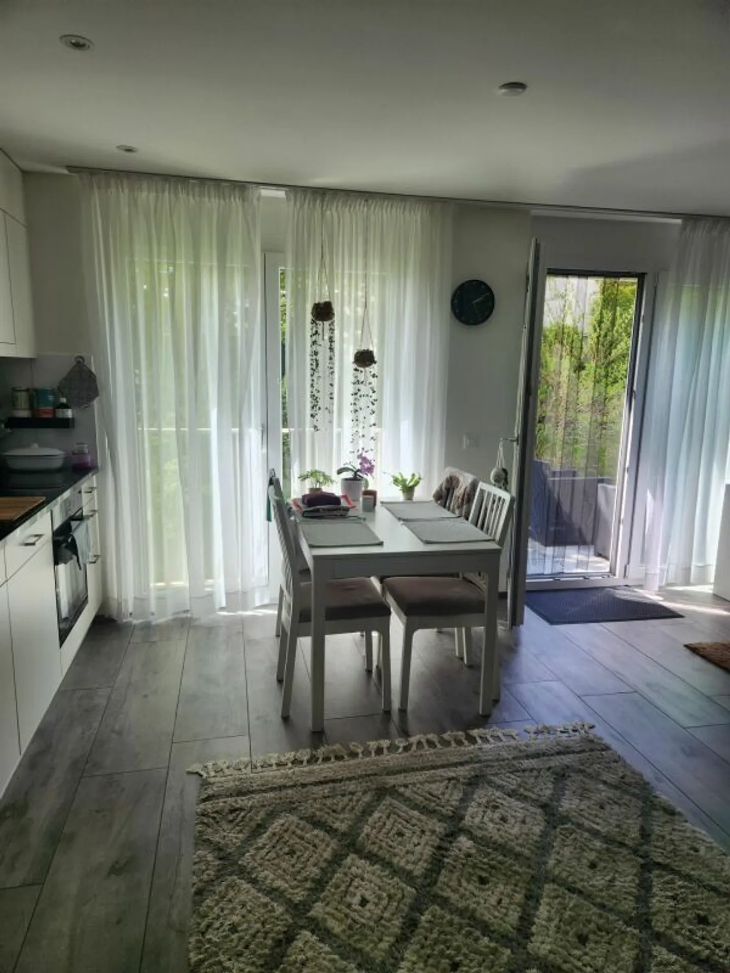 Cozy Apartment with Garden - Photo 1 of 8