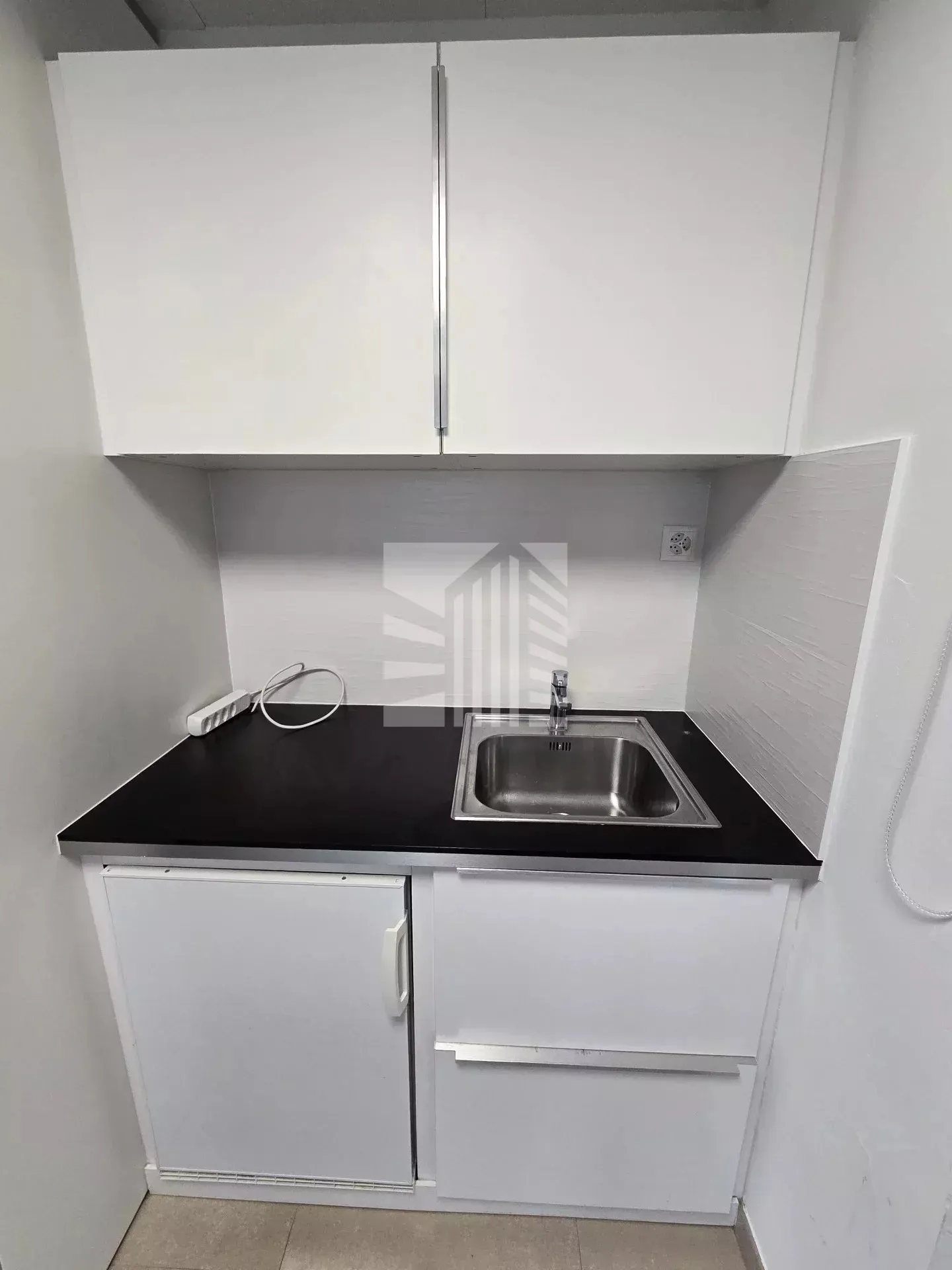 Superbo ufficio o studio ben attrezzato - Foto 6 di 9