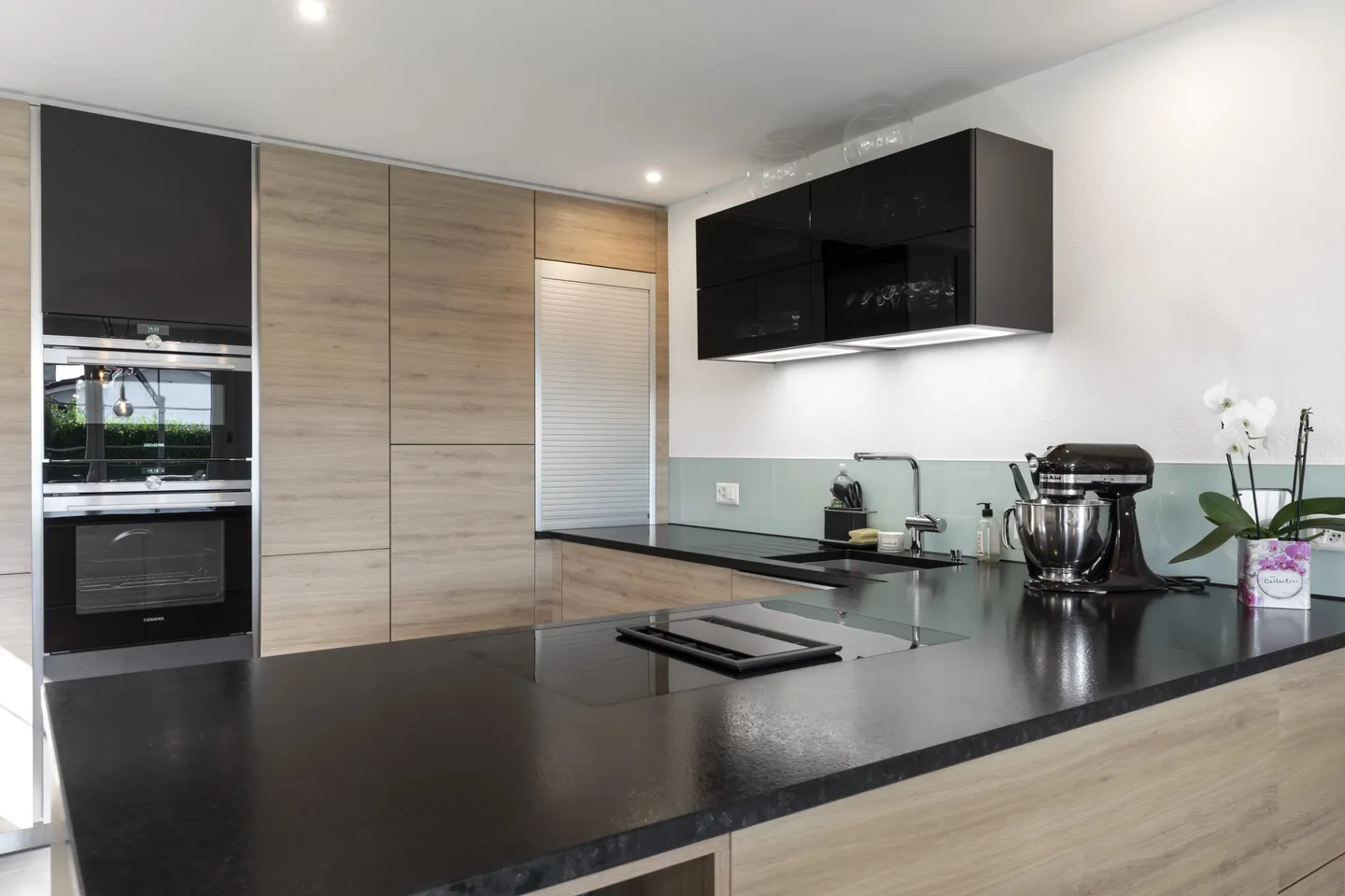 Charming Villa in Lonay - Photo 4 of 12