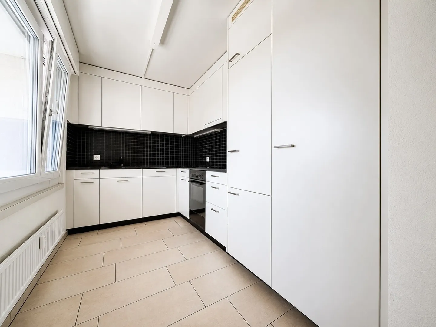Charming 3-Room Apartment - Photo 4 of 8