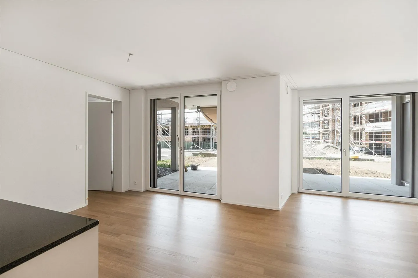 Special 1-room free! - Photo 3 of 11