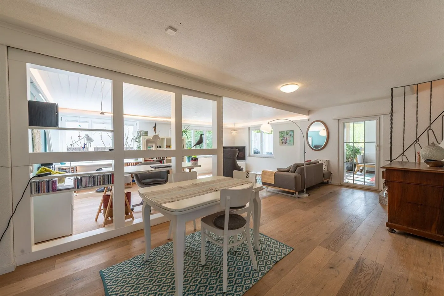 Modern house with flexible space and possible annex - Photo 2 of 13