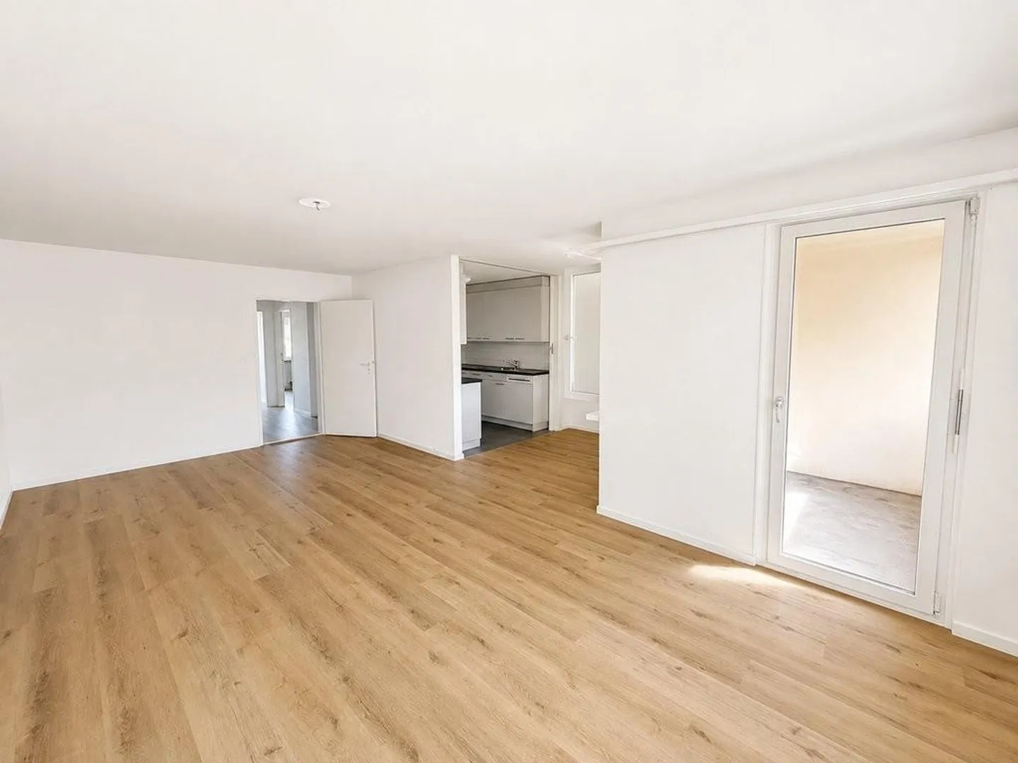 Modern apartment with two balconies in an attractive location in Birsfelden - Photo 4 of 8