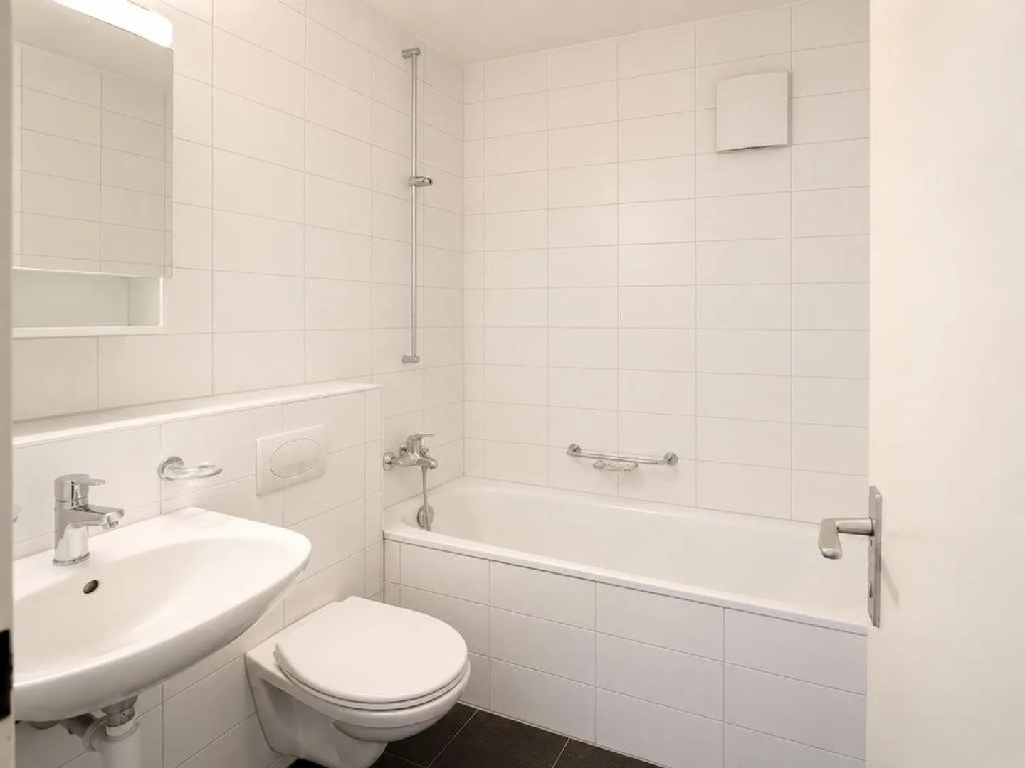 Modern apartment with two balconies in an attractive location in Birsfelden - Photo 6 of 8