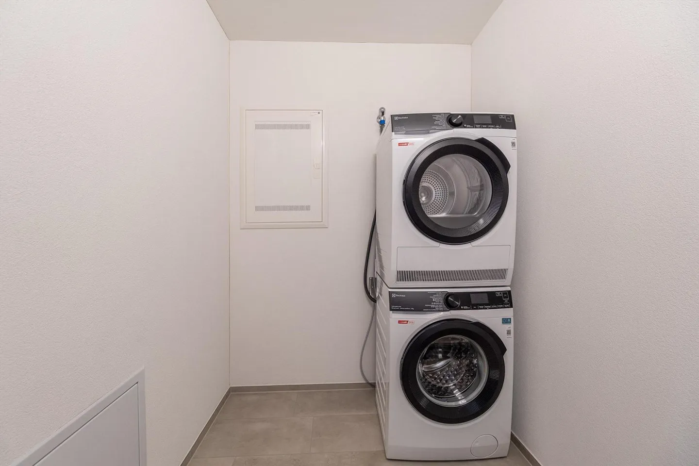 Special 1-room free! - Photo 10 of 11
