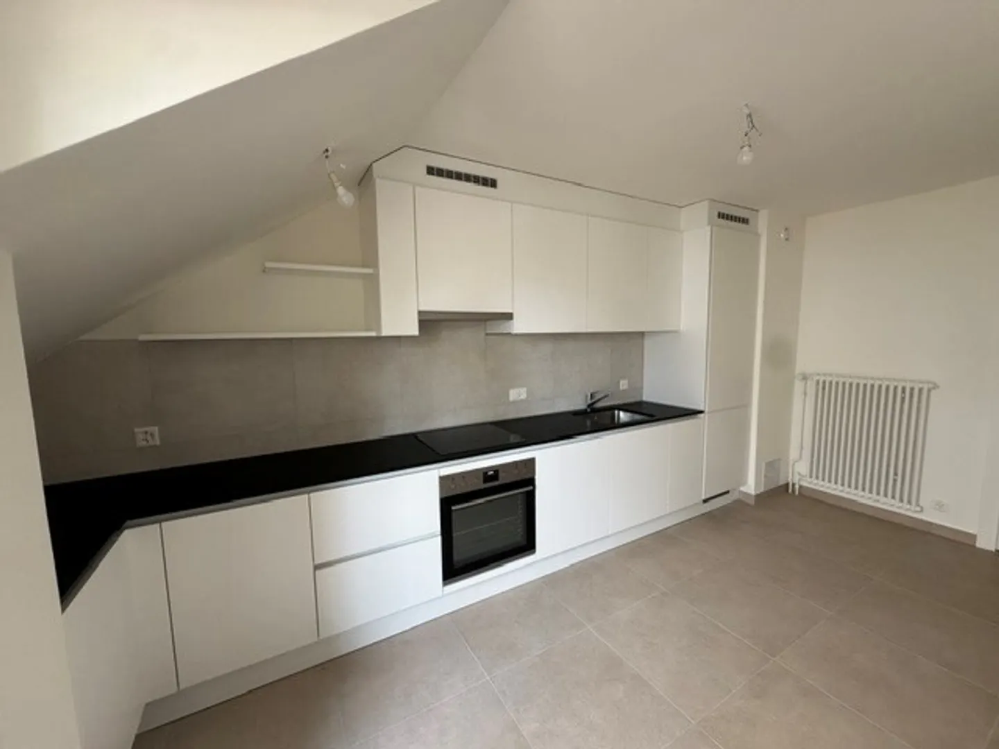 Appartamento completamente ristrutturato di 4 locali No 32 al 3° piano - Foto 4 di 12