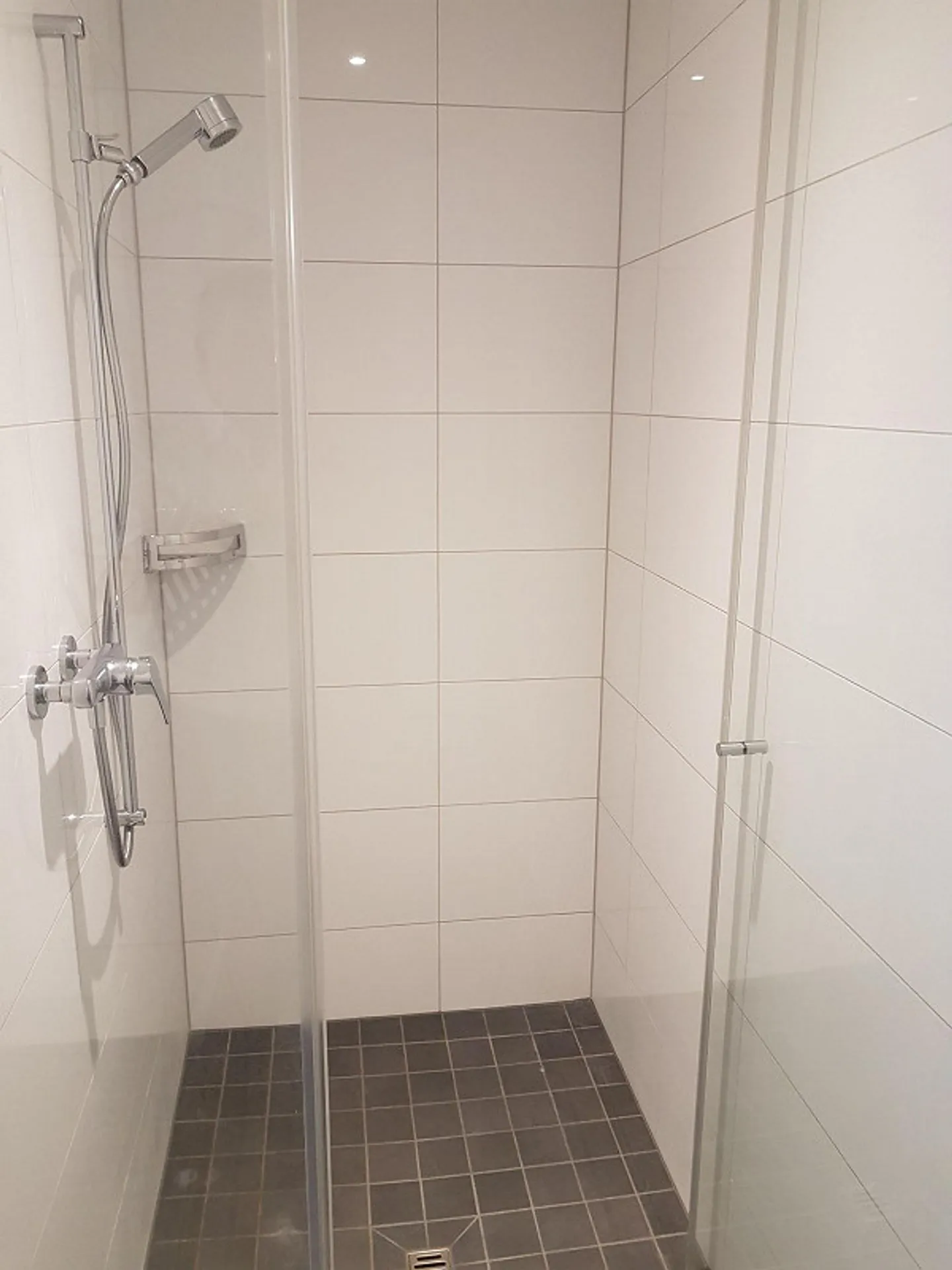 Moderno appartamento di 2,5 stanze in una posizione tranquilla - Foto 10 di 13