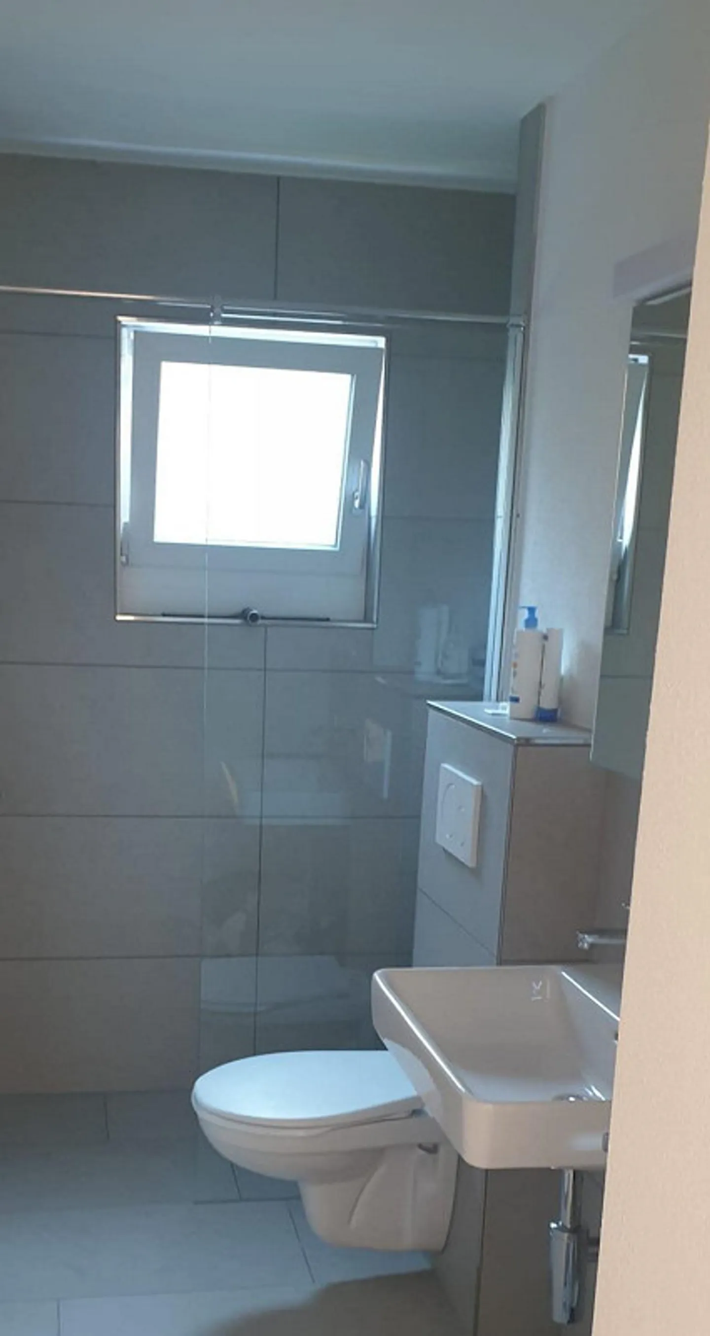 Bright and modern 3-room apartment with balcony in St. Gallen - Photo 3 of 7