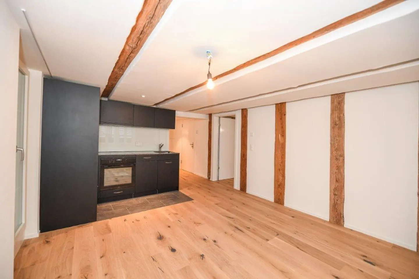 3-room apartment in the historic "Alte Mühle" in Fällanden - Photo 2 of 8