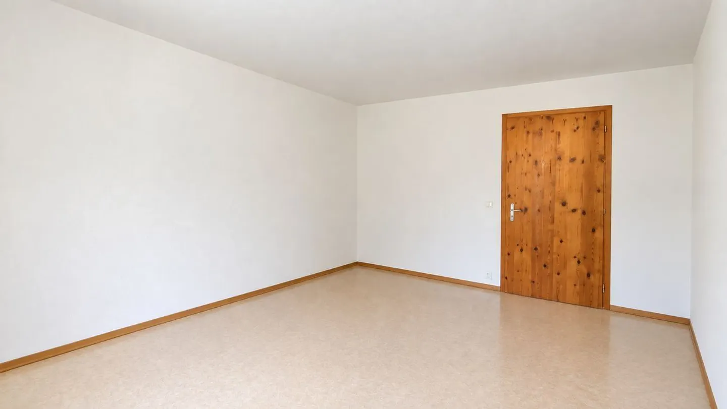 Spacious Apartment with Garden - Photo 6 of 6