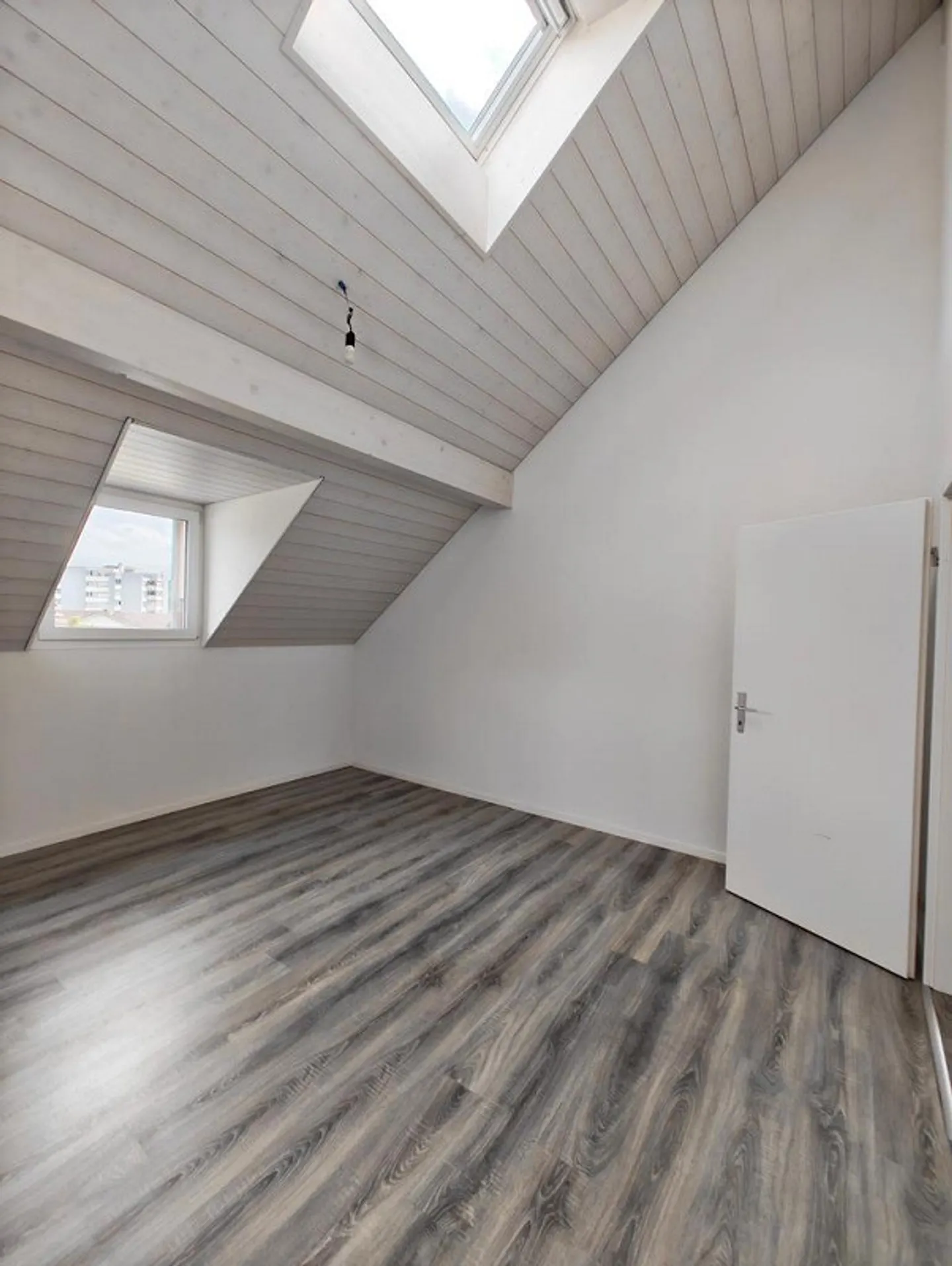 Appartement duplex moderne de 3,5 pièces au 3ème étage / Promotion de loyer - Photo 3 sur 10