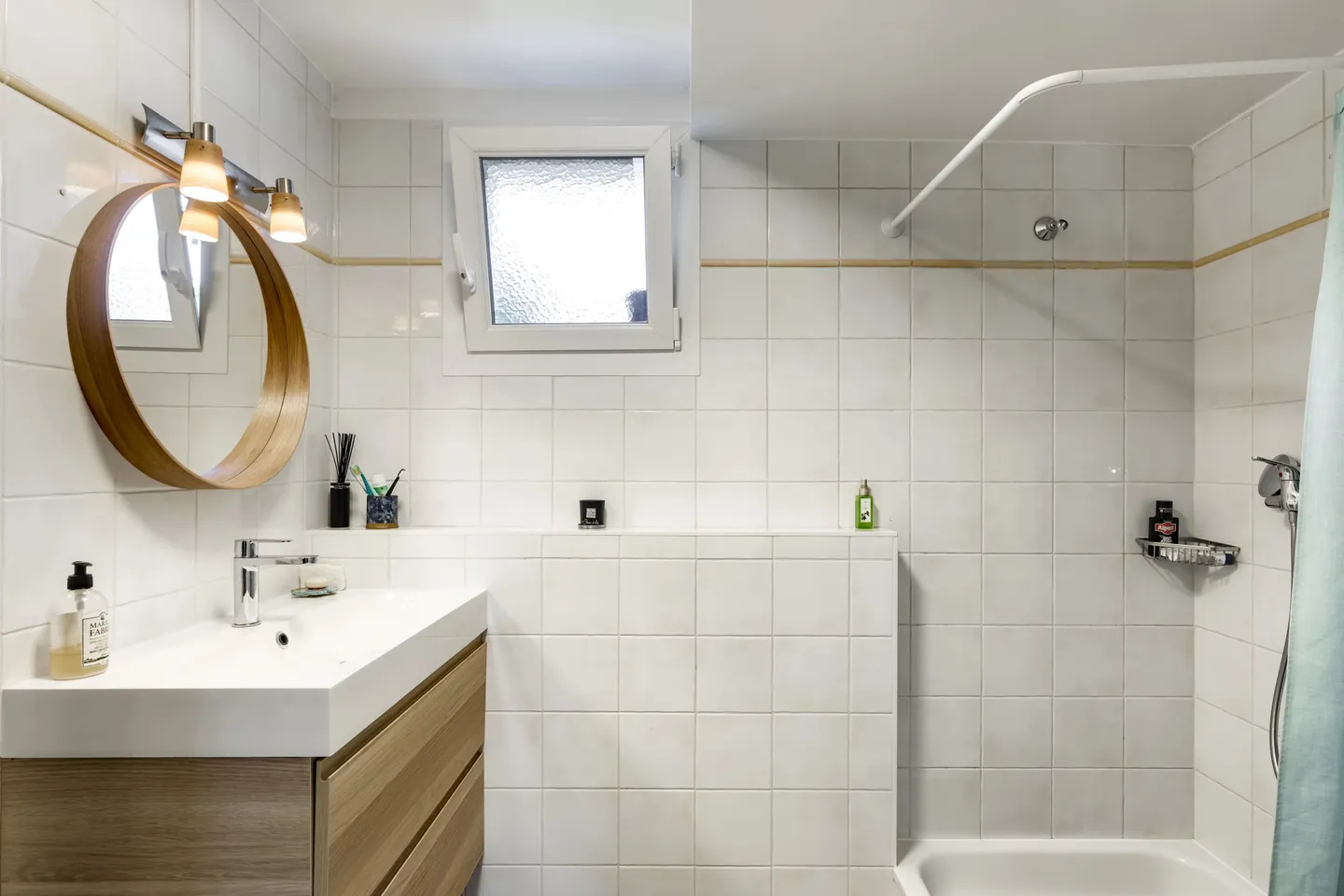 Charming Villa in Lonay - Photo 8 of 12