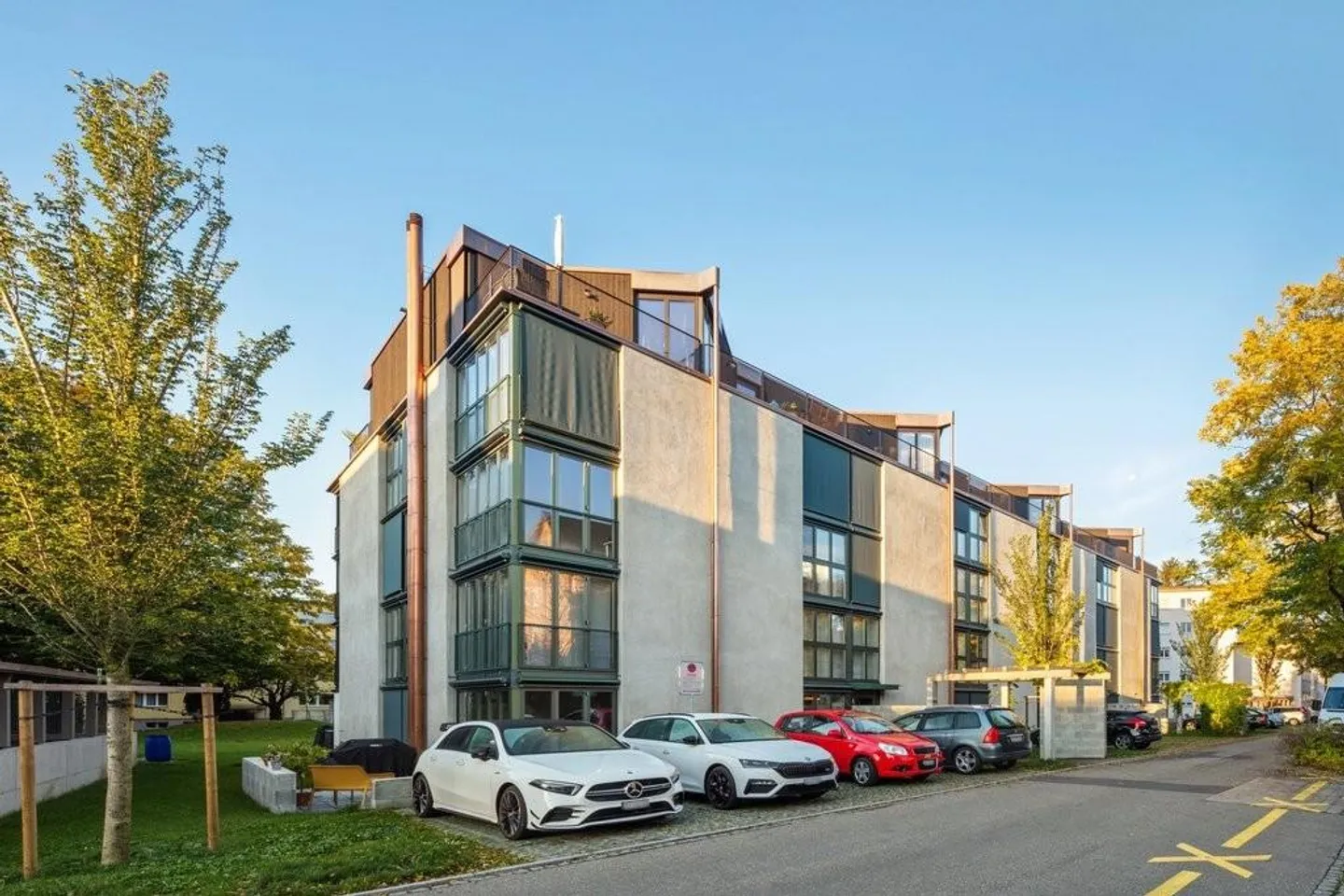 Place de parking dans le meilleur emplacement à Pfäffikon ZH - Photo 2 sur 2