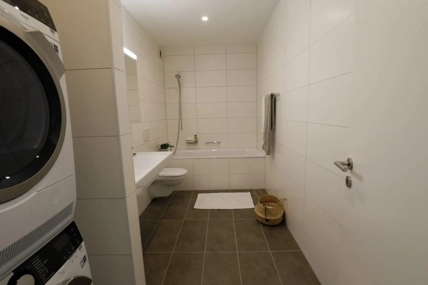 Appartement moderne dans la verdure - Photo 3 sur 5