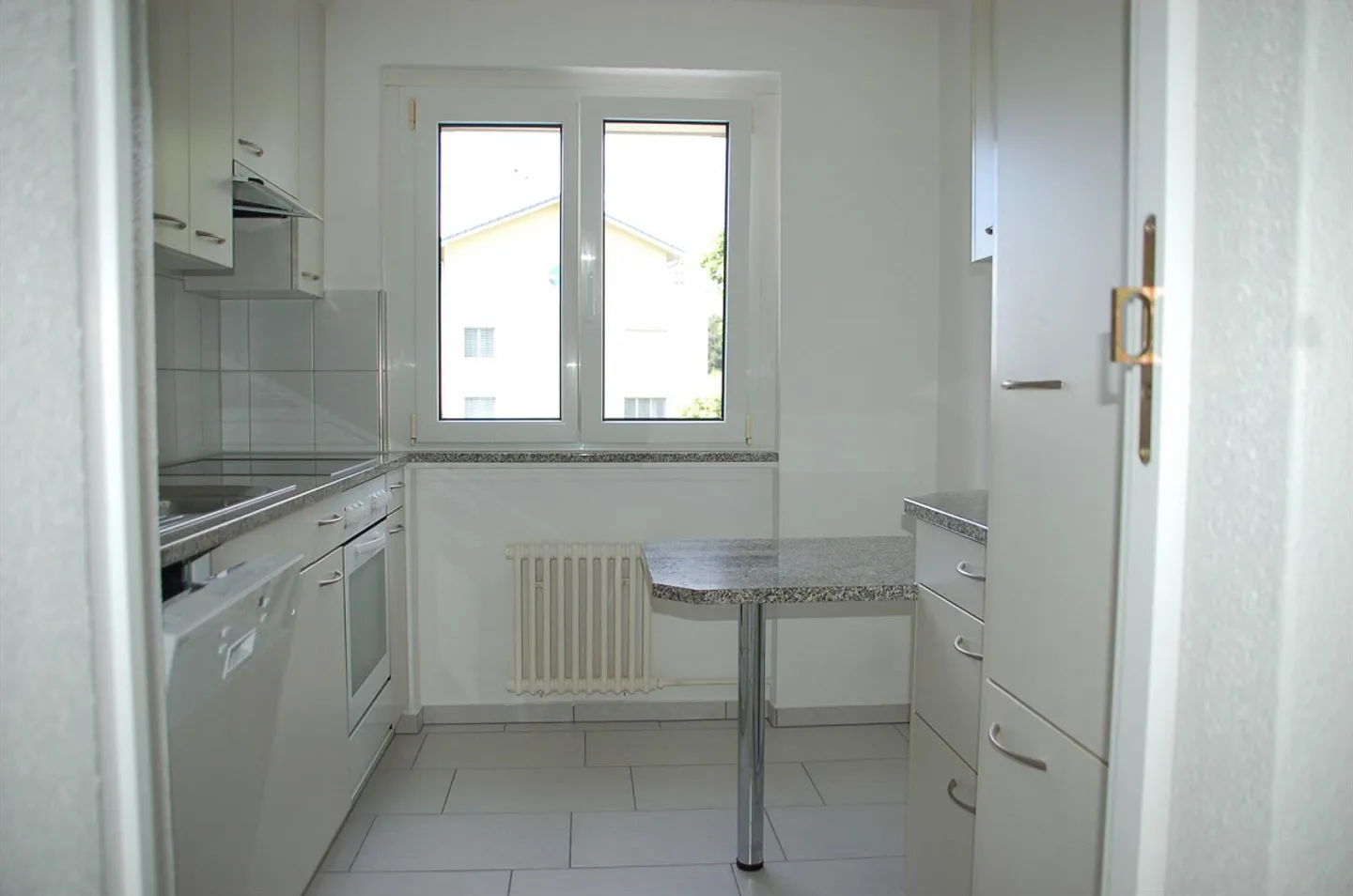 Appartement spacieux de 3,5 pièces avec un grand salon - Photo 4 sur 6