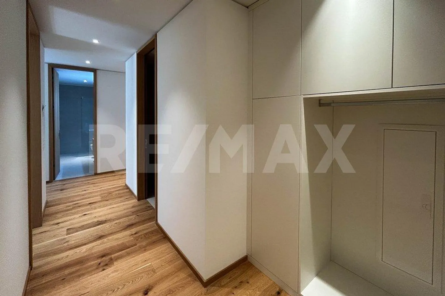 4½ Room Apartment on the 1st Floor, No. 11 - Photo 5 of 12