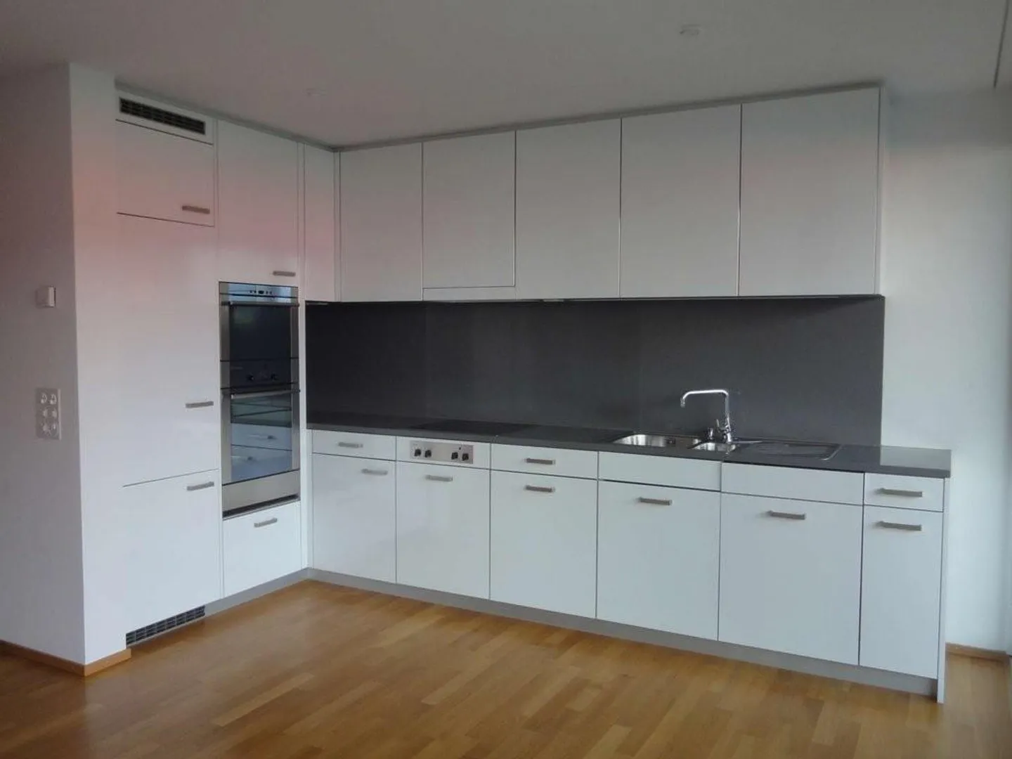 Extravagant Living in Feldmeilen! - Photo 2 of 10