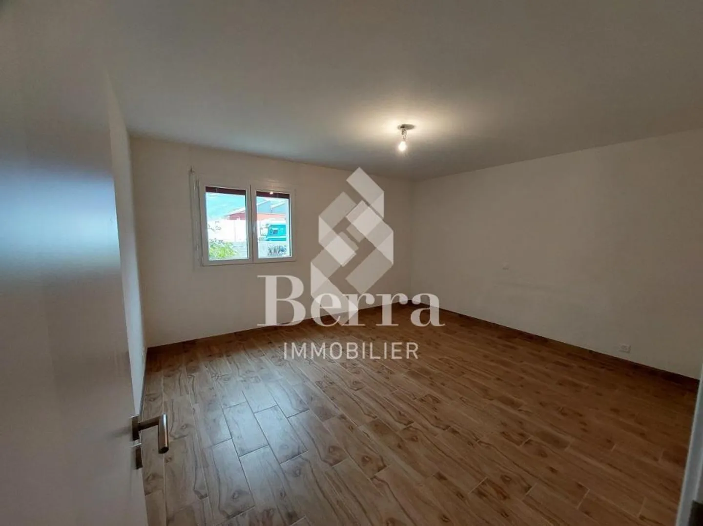 Commercial for sale - Photo 10 of 13