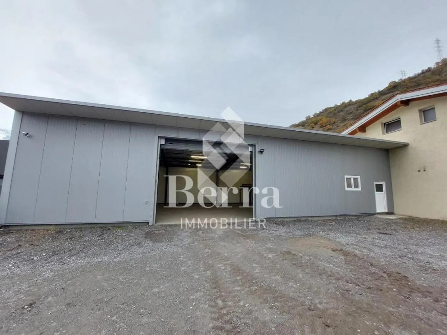 Commercial for sale - Photo 3 of 13