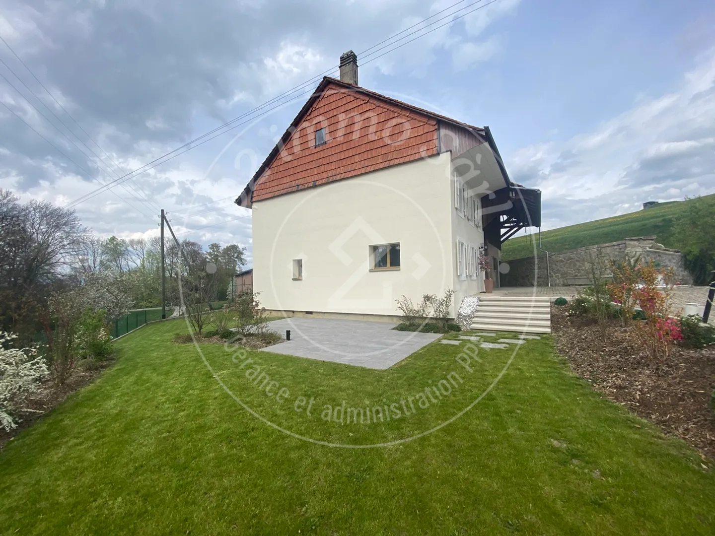 Renovated farmhouse with barn and workshop - Photo 5 of 13