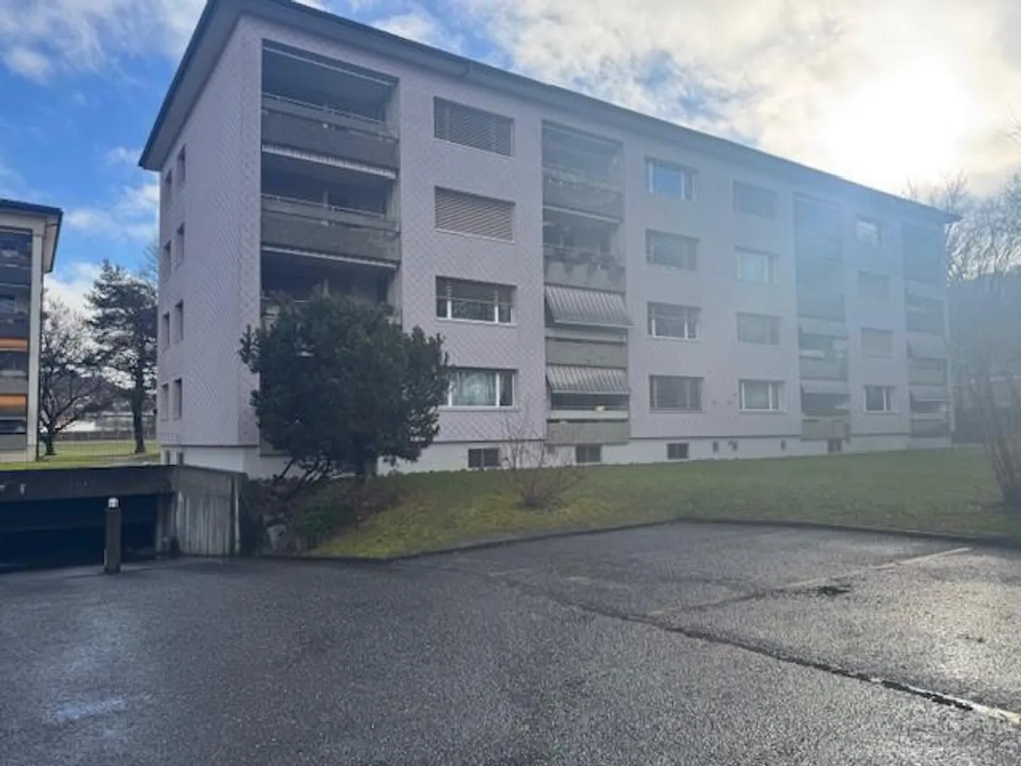 Appartamento accogliente di 4.5 stanze a Suhr - Foto 1 di 3