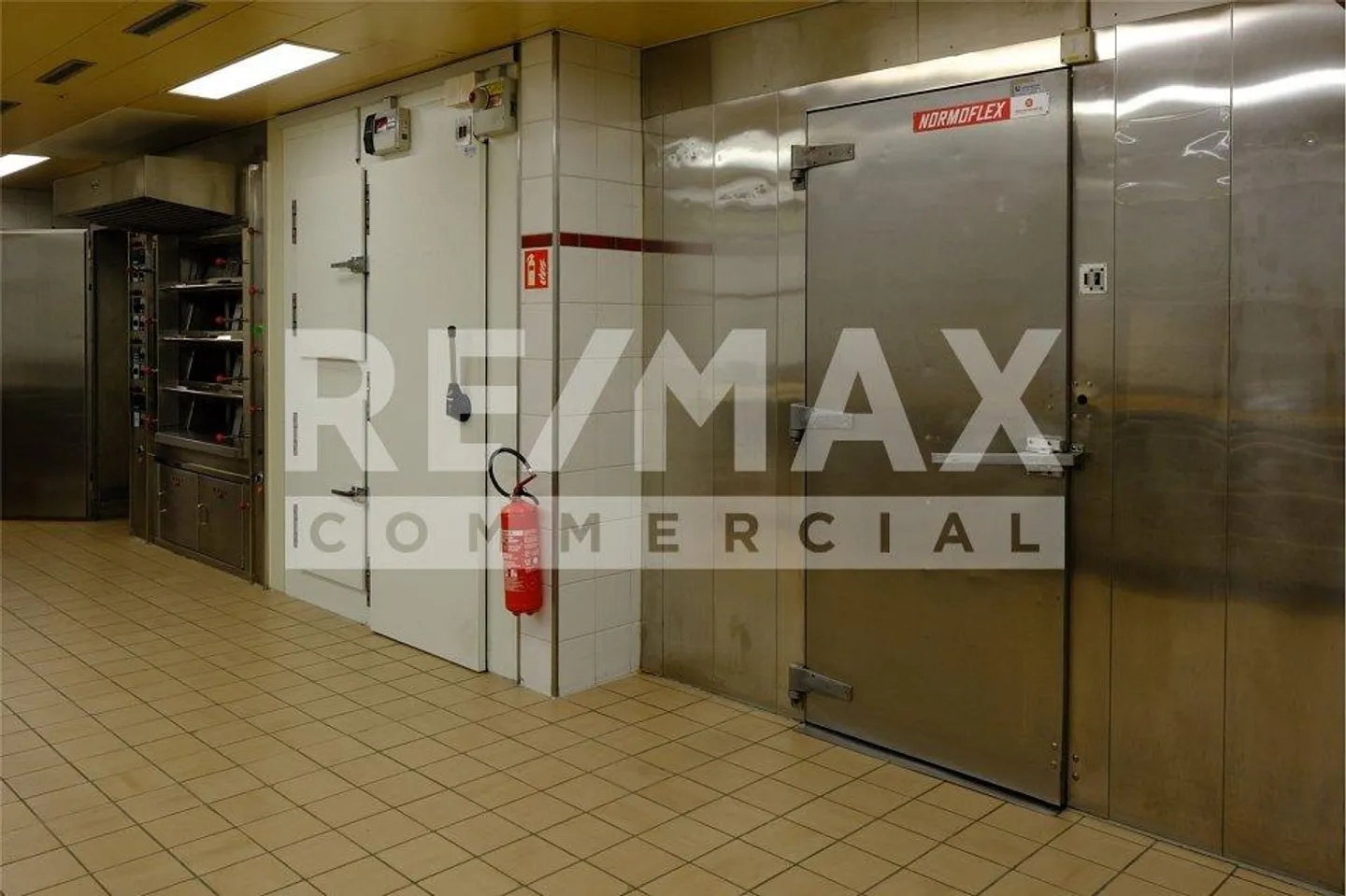 Gastro and commercial premises in the center of Burgdorf / Purchase or lease! - Photo 13 of 13