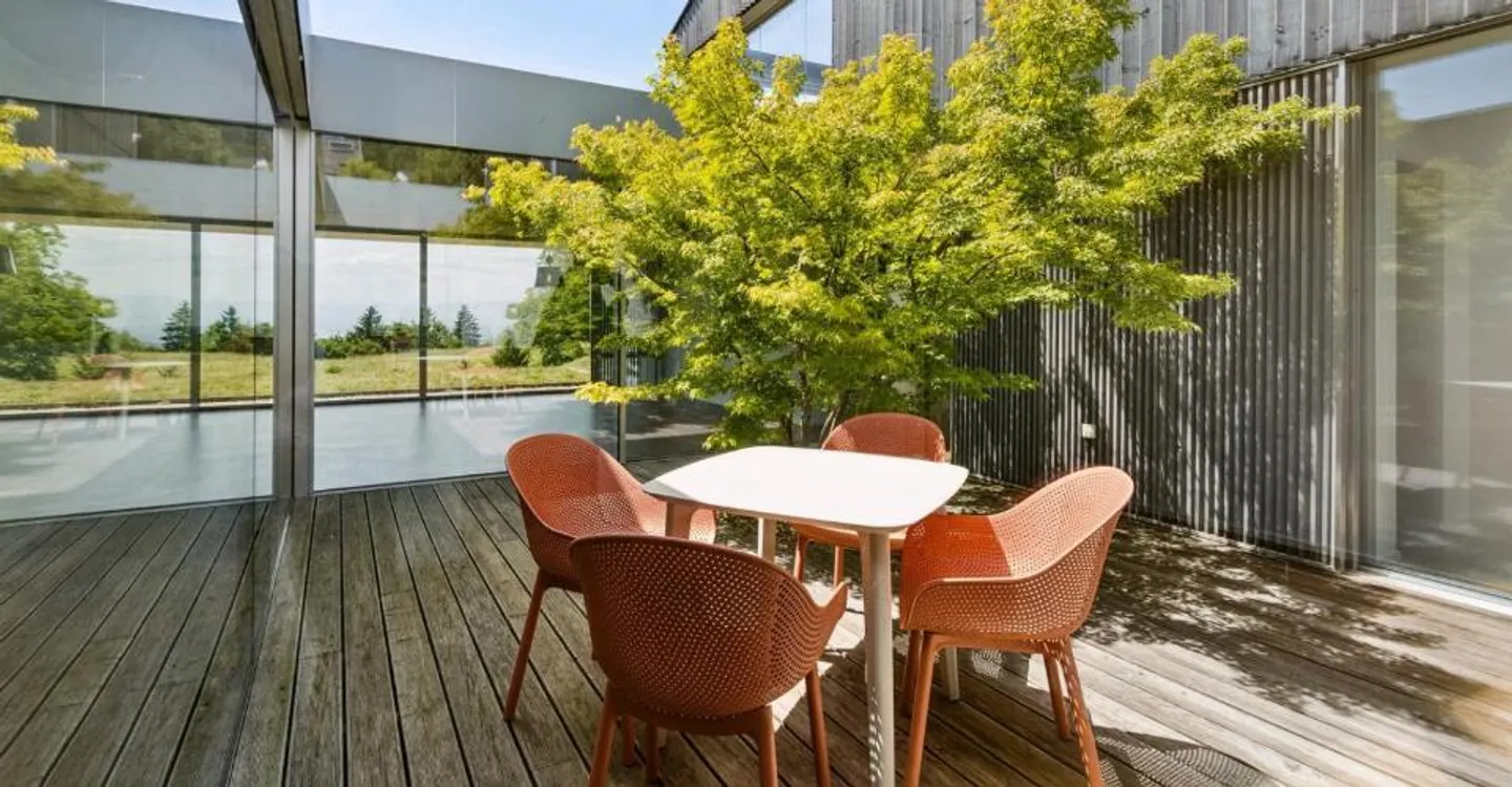 Moderne Villa mit Seeblick - Foto 1 von 12