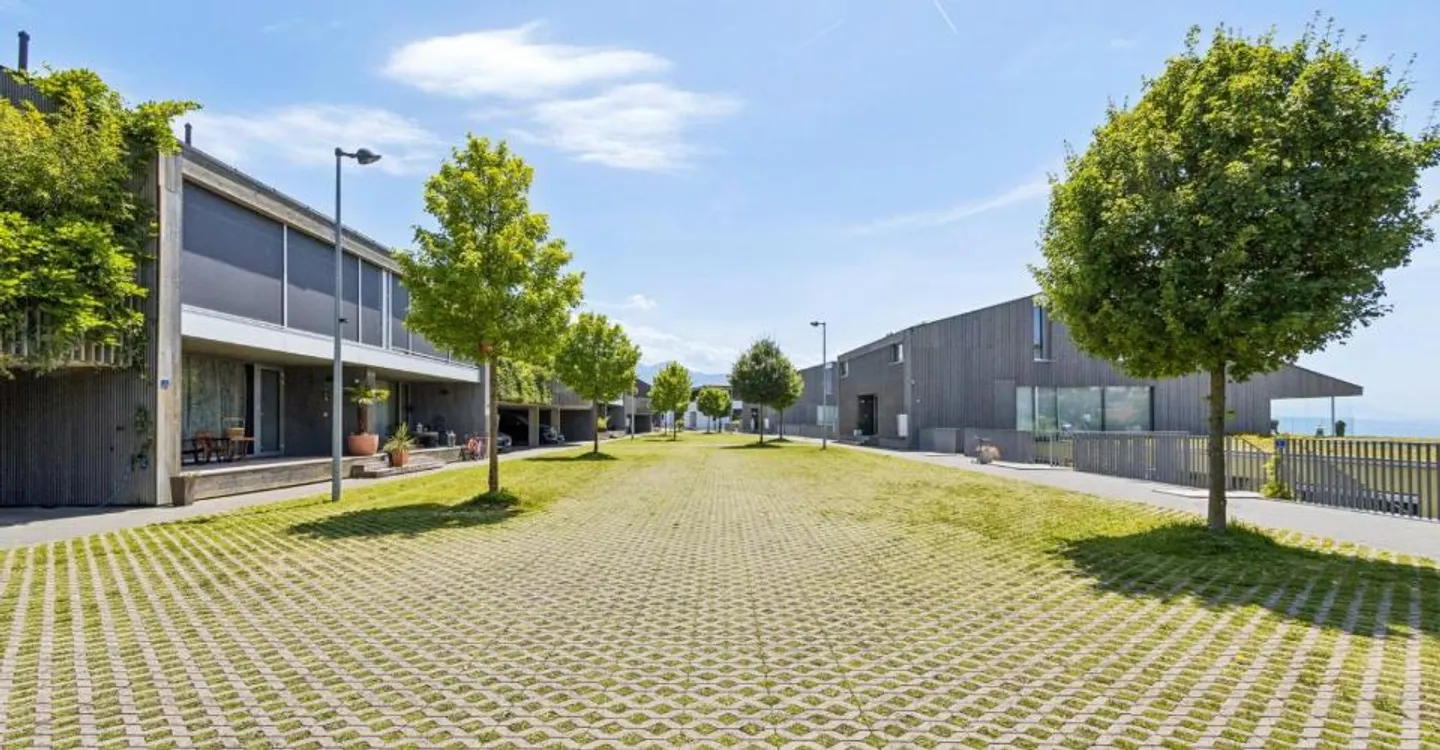 Moderne Villa mit Seeblick - Foto 2 von 12