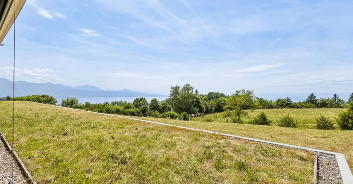 Moderne Villa mit Seeblick - Foto 3 von 12