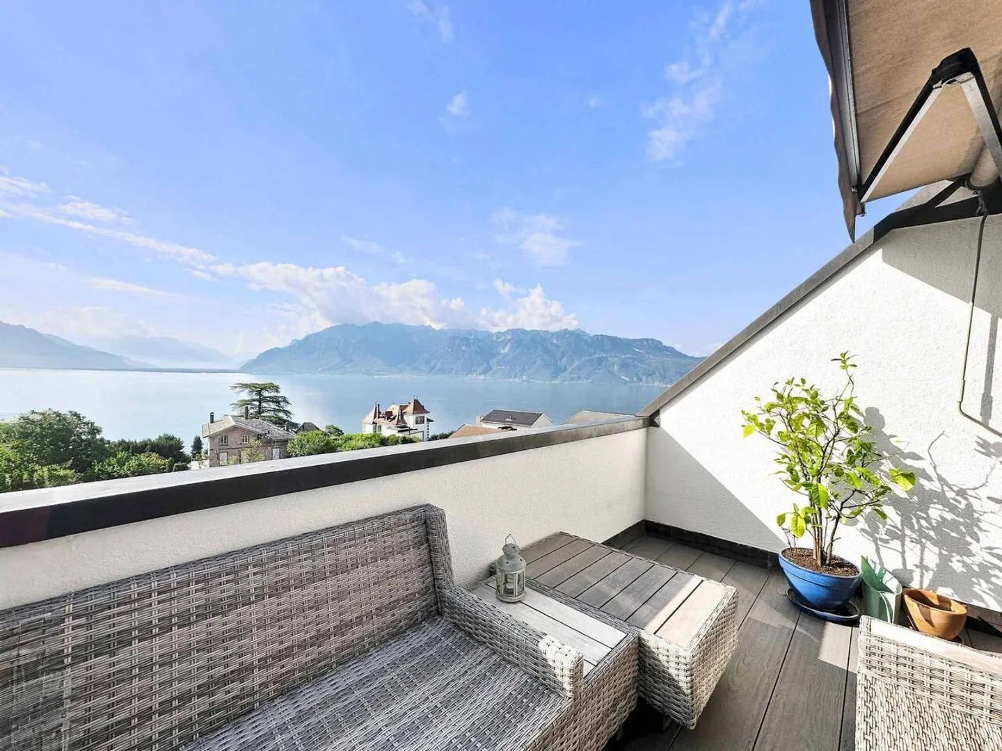 Appartamento Stupendo con Vista Lago - Foto 3 di 13