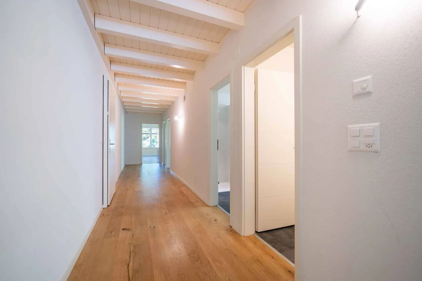 Affascinante semi-loft con volumi generosi e architettura aperta - Foto 4 di 12