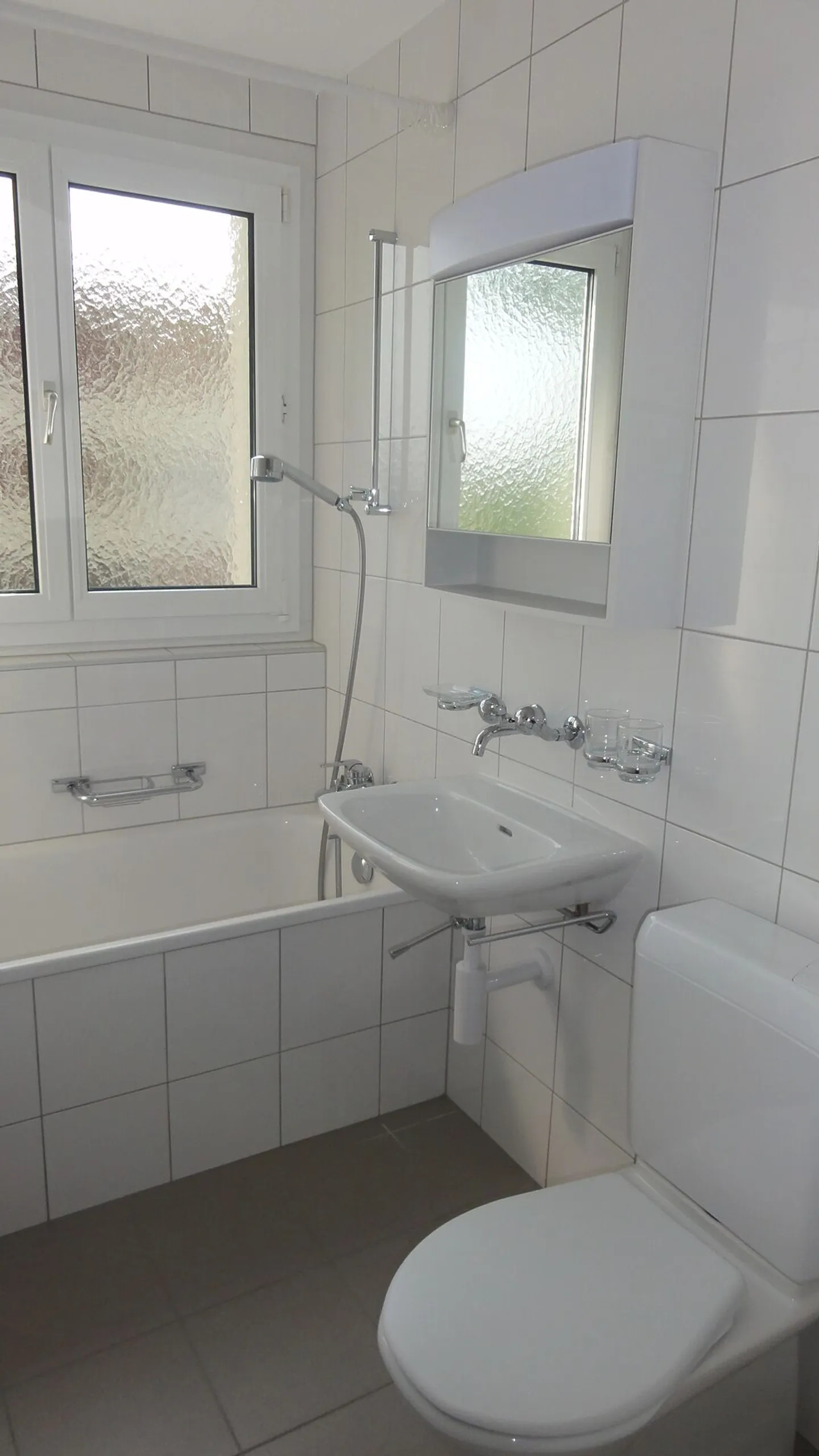 Appartement de 3 1/2 pièces dans un endroit calme avec vue sur la verdure - Photo 3 sur 10