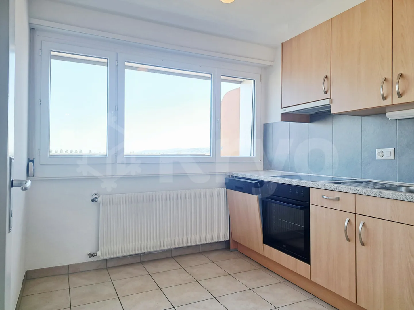 NEUCHÂTEL 41, 4,5-Zimmer-Wohnung in der Nähe des Zentrums von 91m2 - Foto 1 von 9