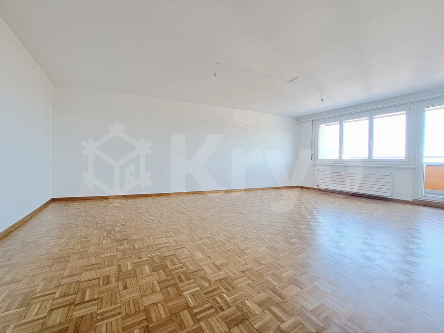 NEUCHÂTEL 41, 4,5-Zimmer-Wohnung in der Nähe des Zentrums von 91m2 - Foto 3 von 9