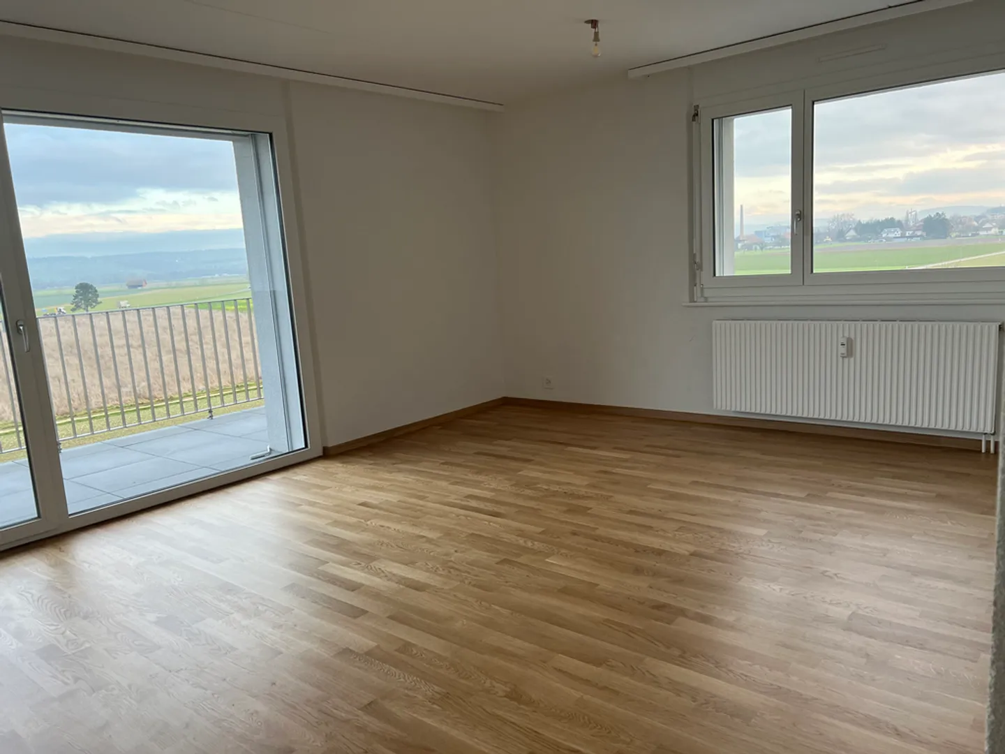 «Balkon mit ungehinderter Sicht auf die Ebene» - Foto 4 von 8