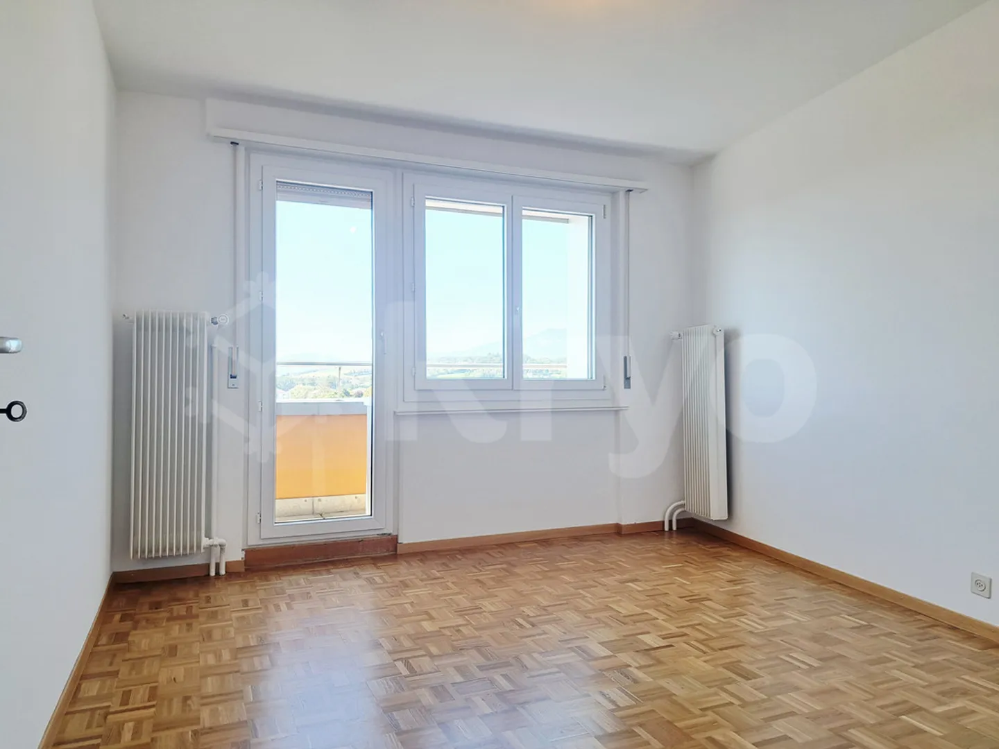 NEUCHÂTEL 41, 4,5-Zimmer-Wohnung in der Nähe des Zentrums von 91m2 - Foto 5 von 9