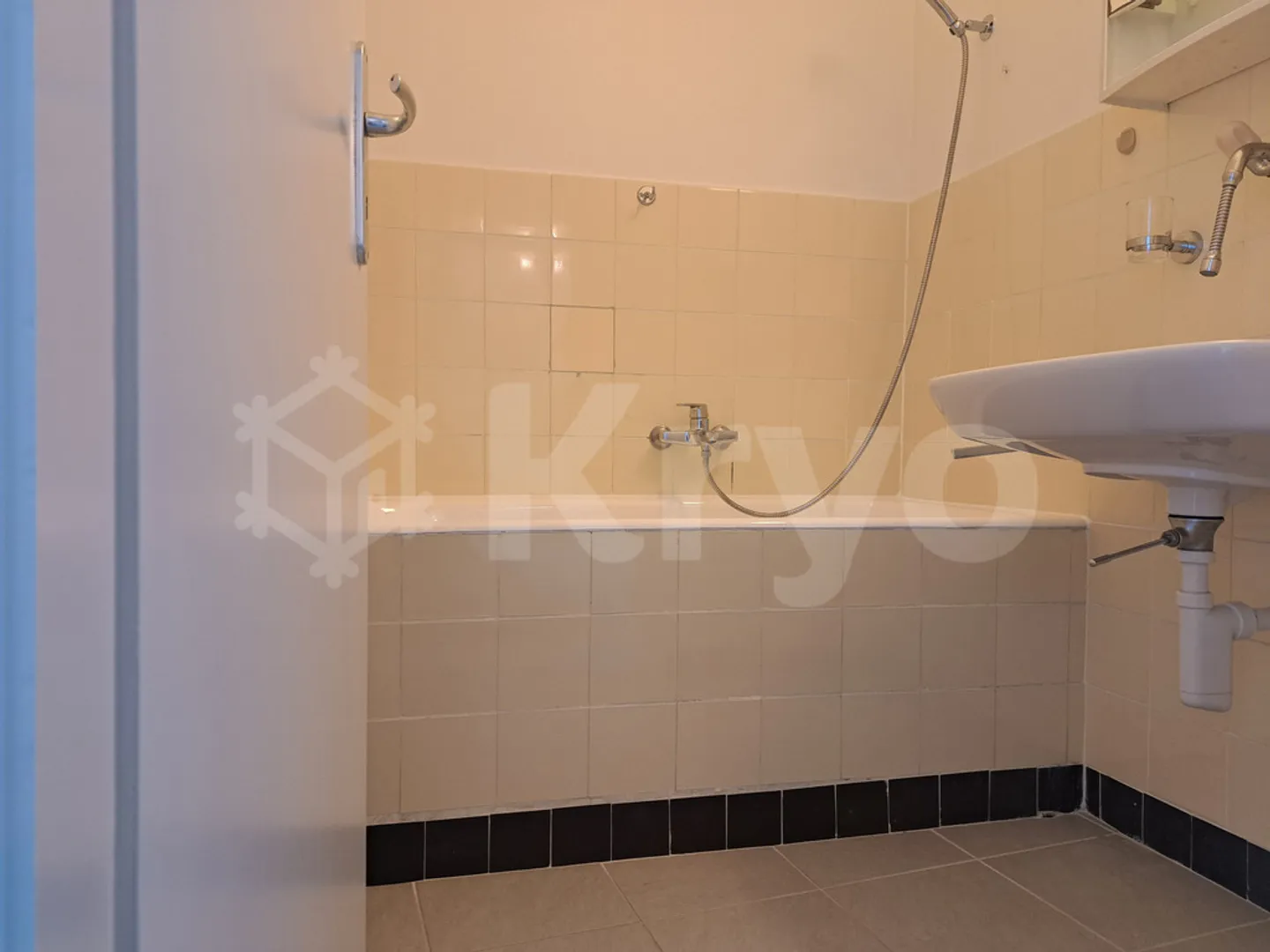 NEUCHÂTEL 41, 4,5-Zimmer-Wohnung in der Nähe des Zentrums von 91m2 - Foto 8 von 9
