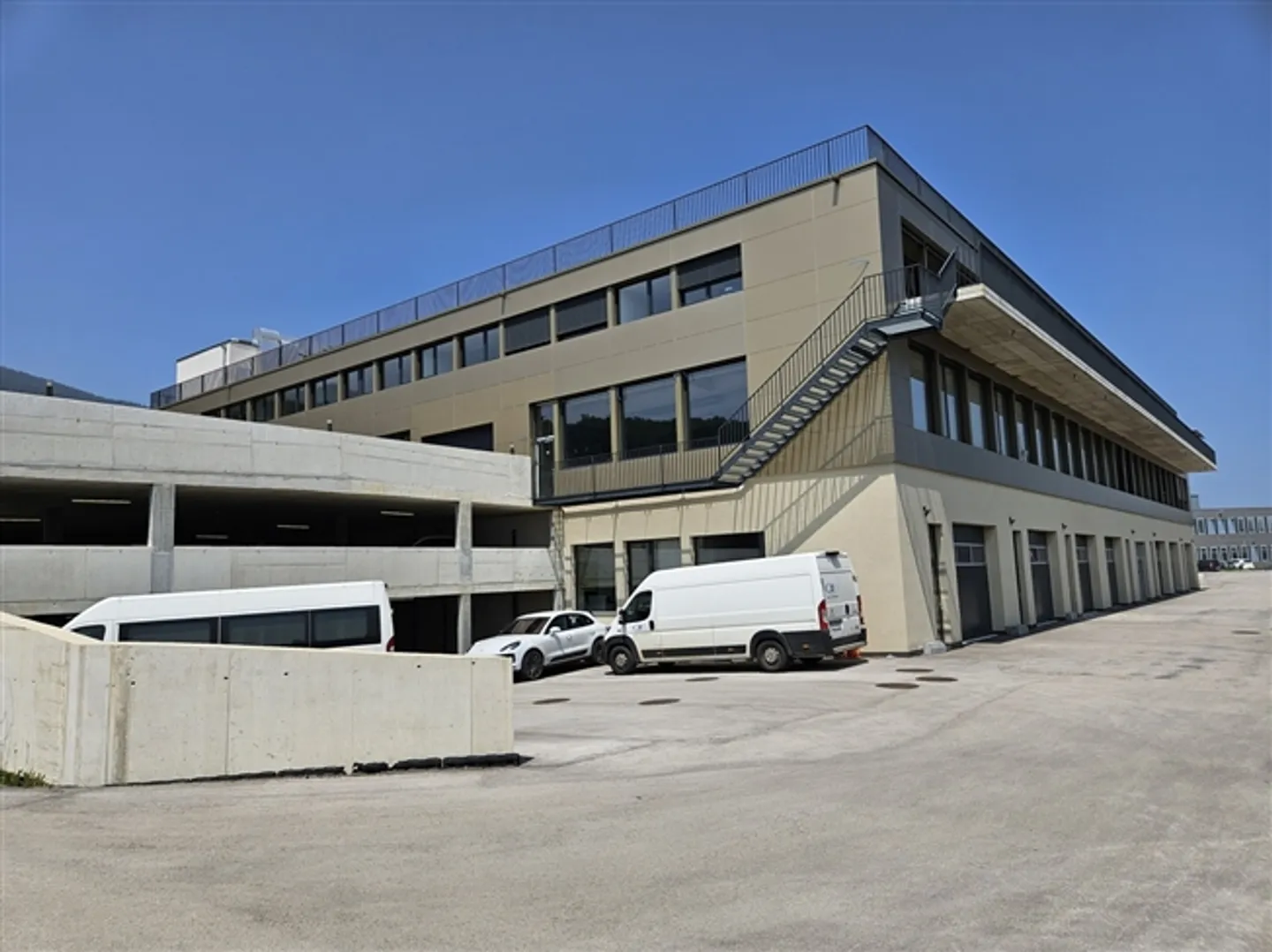 «Gewerbeflächen im Bau in Bevaix» - Foto 2 von 6