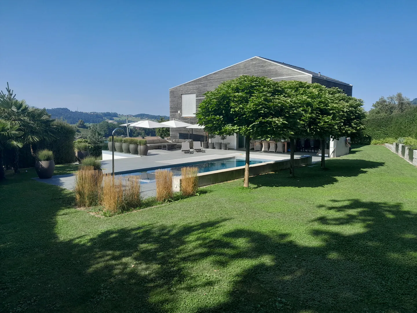 Single house for sale - Photo 1 of 5