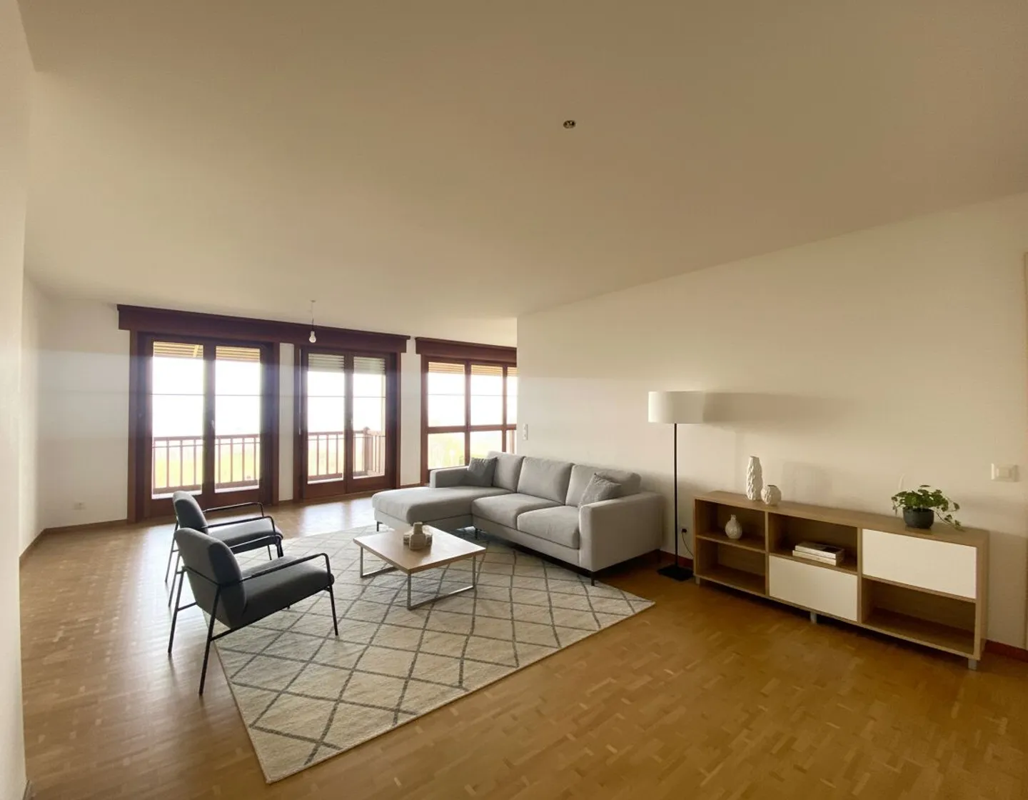 Apartment 4.5 rooms - Photo 2 of 13