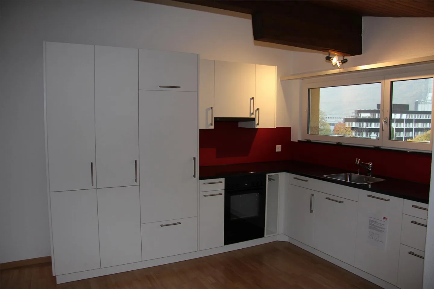 2 1/2 Room Apartment - Photo 2 of 9